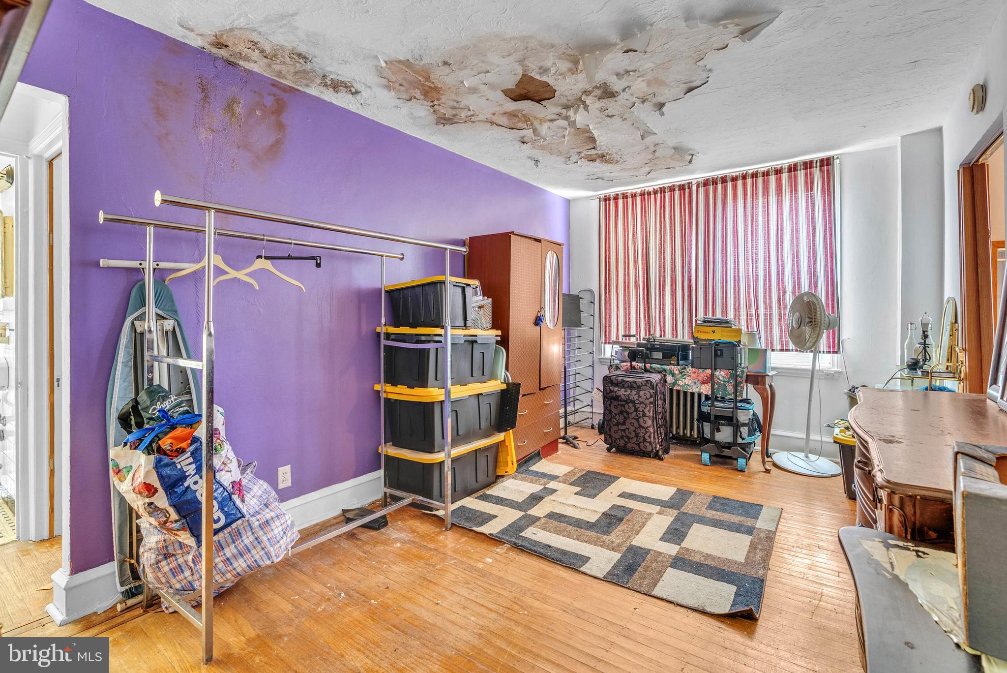 PHILADELPHIA (WEST) - Commercial Sale