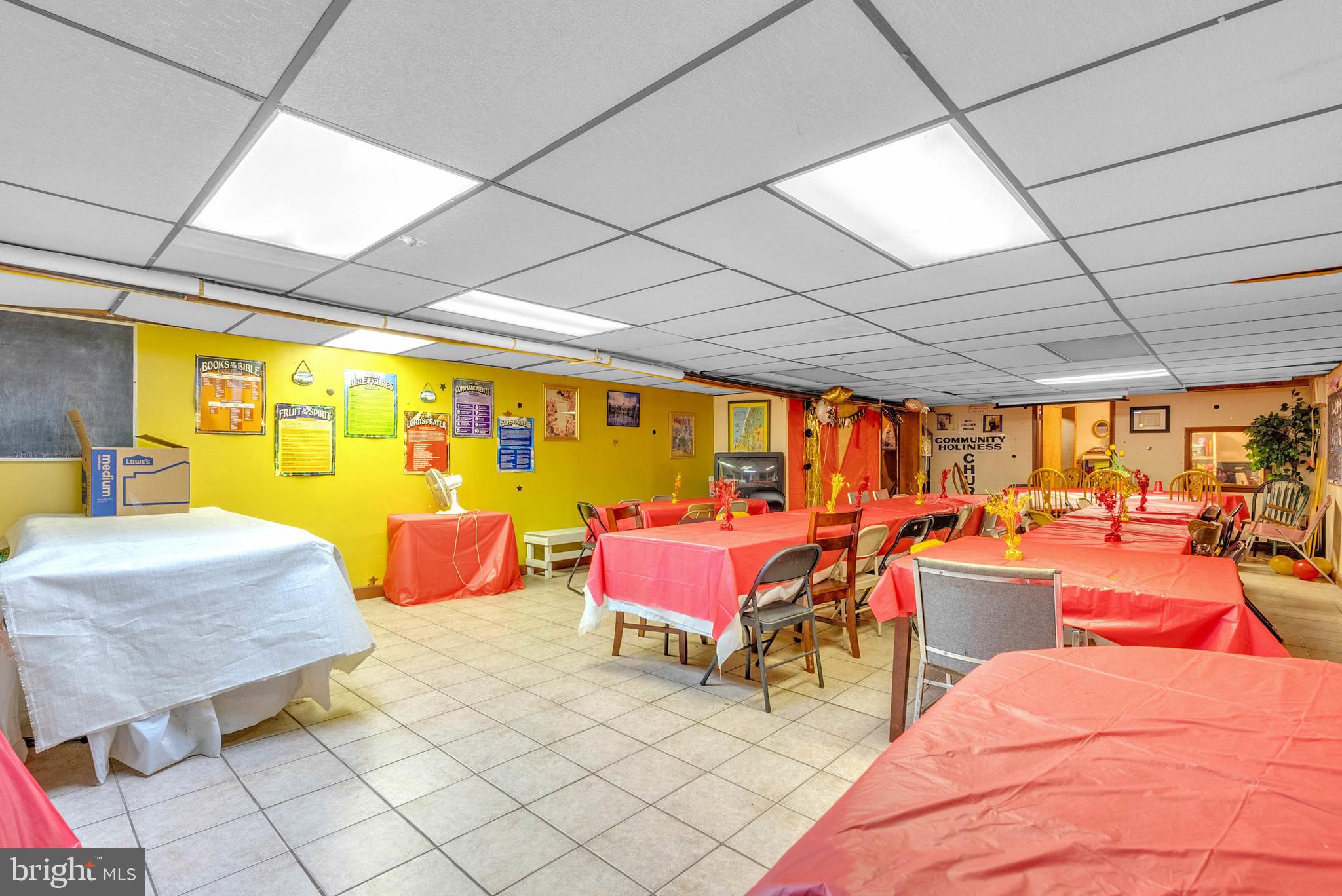 PHILADELPHIA (WEST) - Commercial Sale