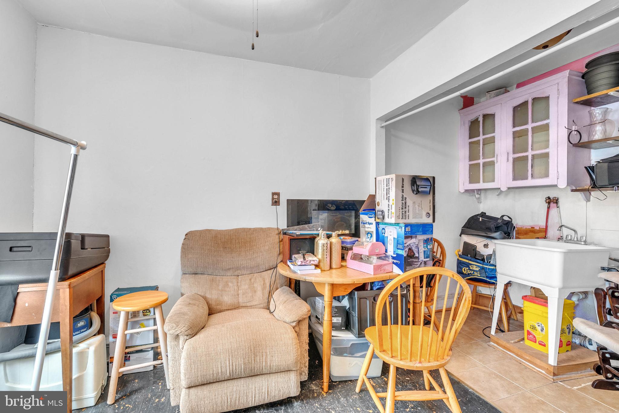 PHILADELPHIA (WEST) - Commercial Sale