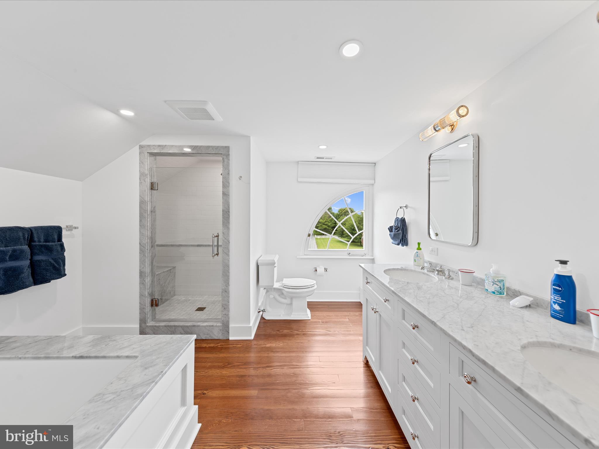 EASTON - Residential