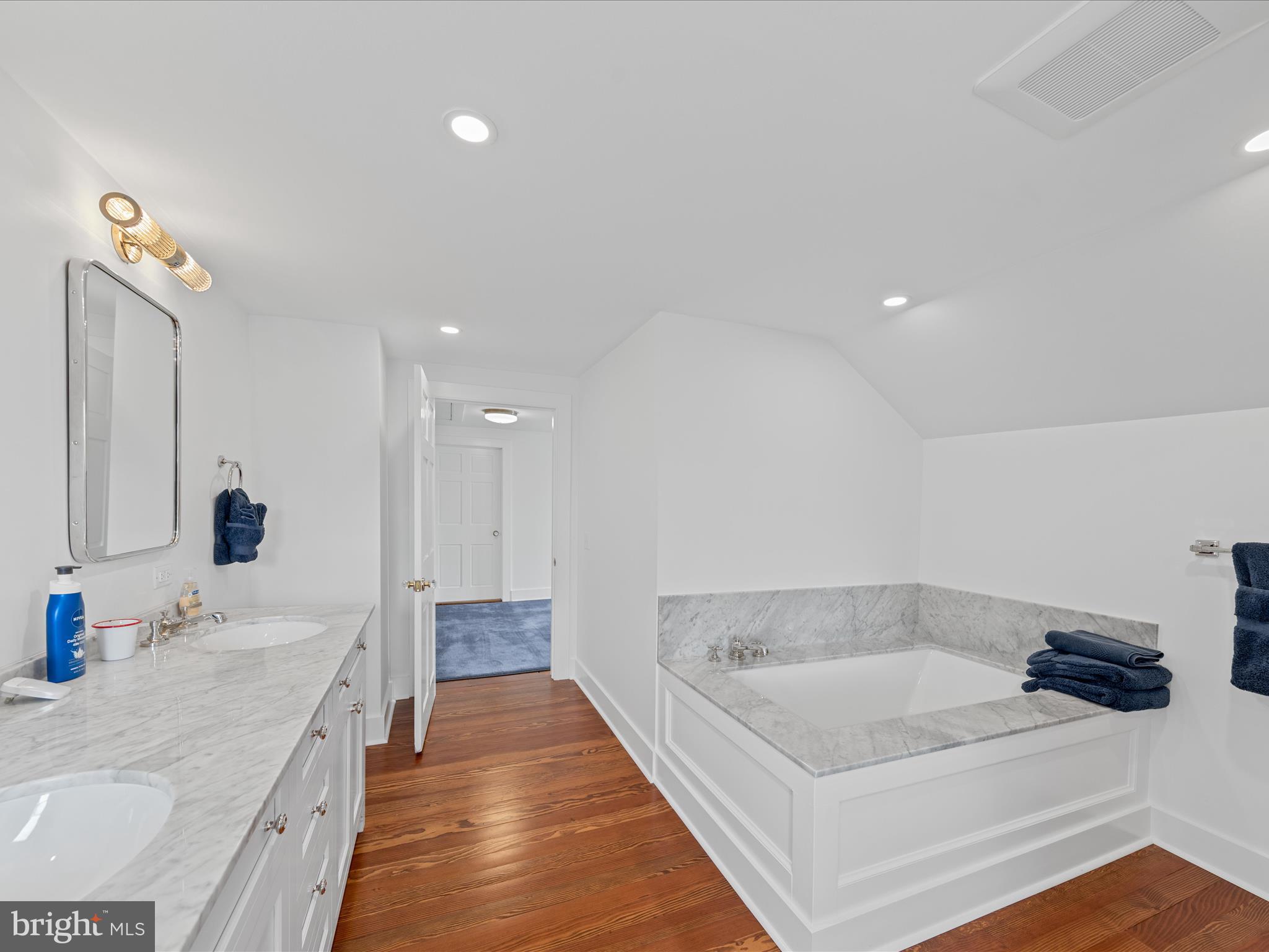 EASTON - Residential