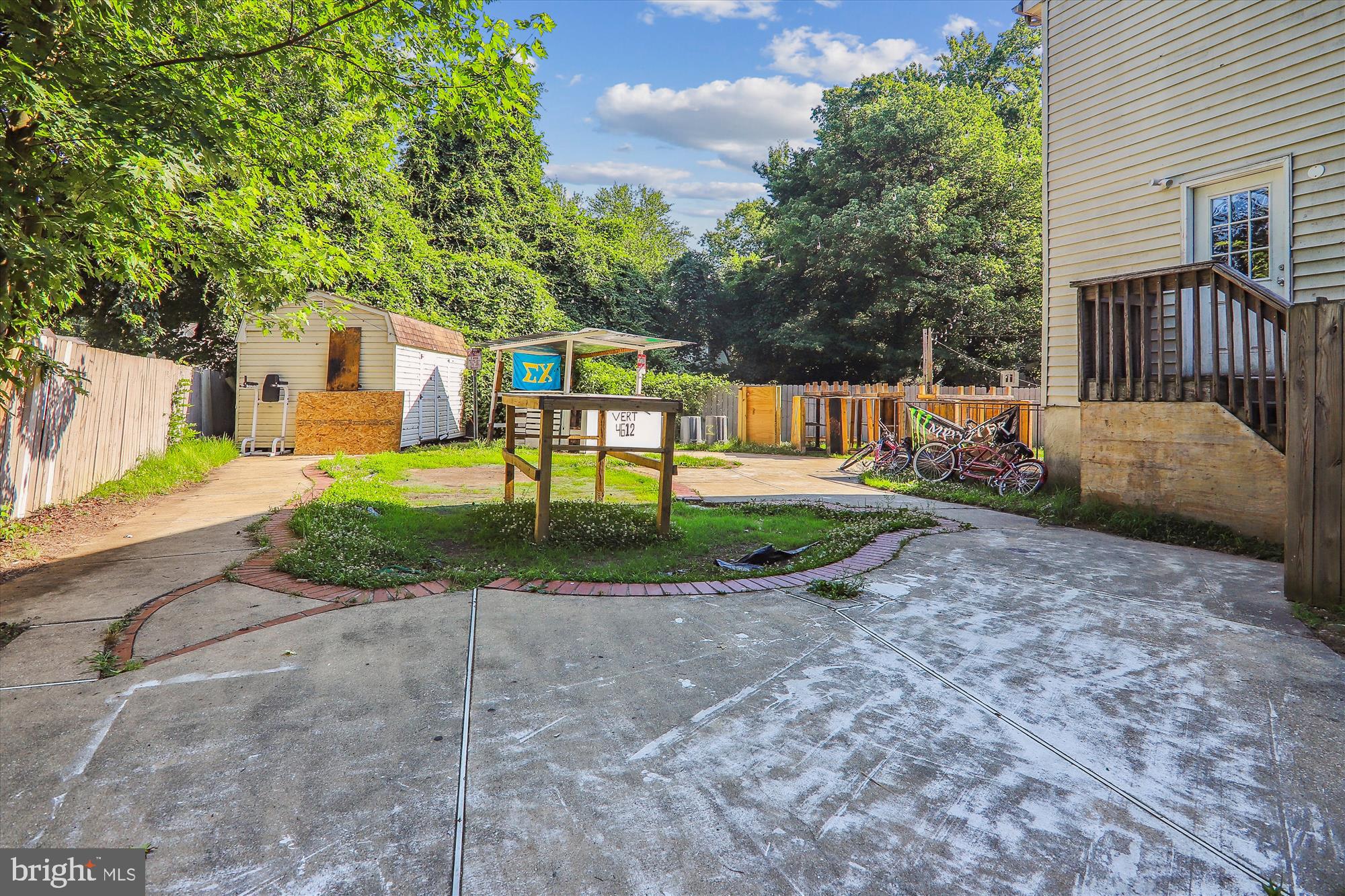 4612 CALVERT ROAD
