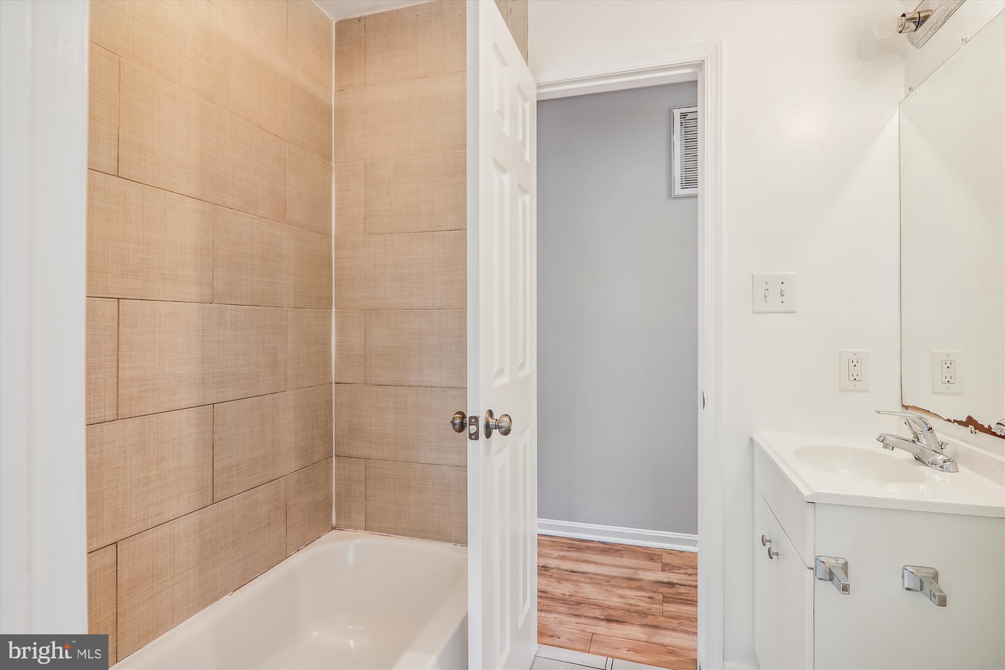 COLLEGE PARK - Residential