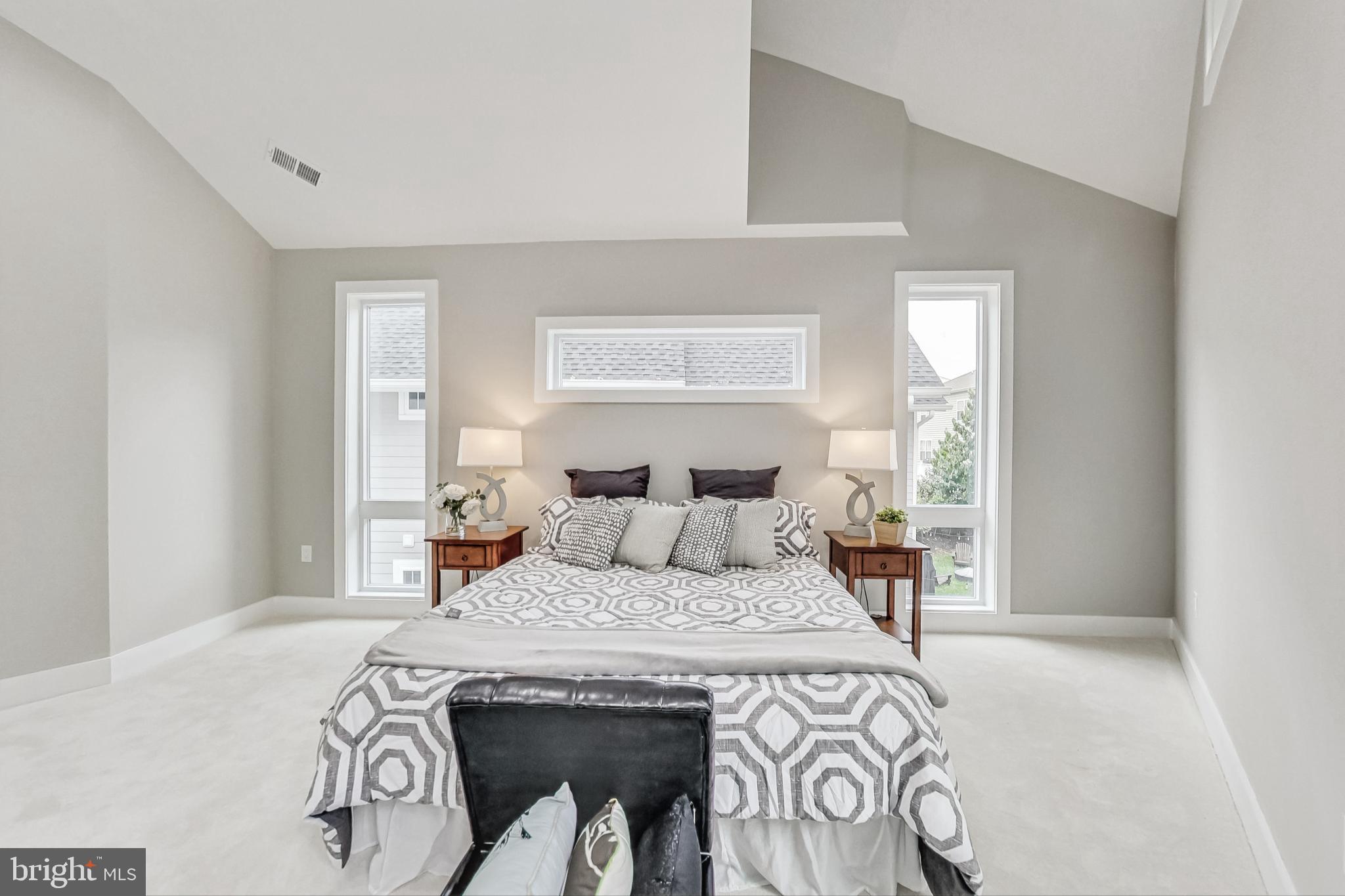 KENSINGTON HEIGHTS - Residential