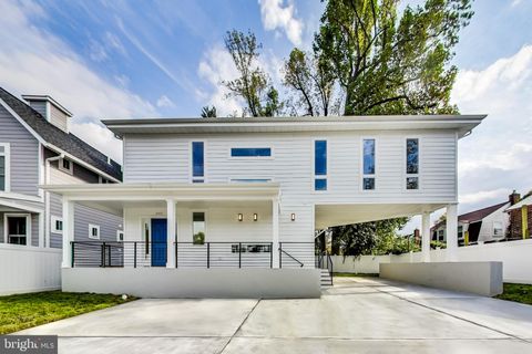 Photo of 2932 University Boulevard W, KENSINGTON, MD 20895 (MLS # MDMC2170690) Photo of 2932 University Boulevard W, KENSINGTON, MD 20895 (MLS # MDMC2170690)