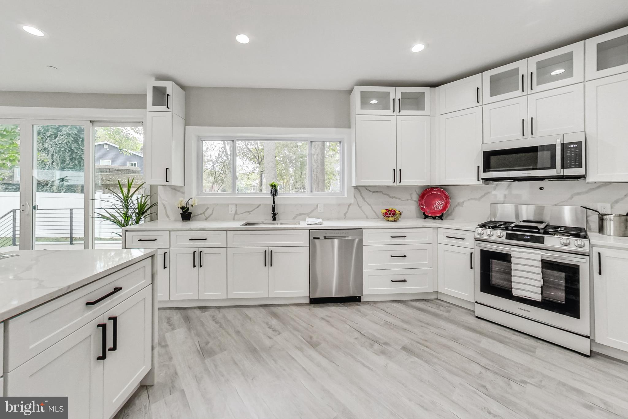 KENSINGTON HEIGHTS - Residential