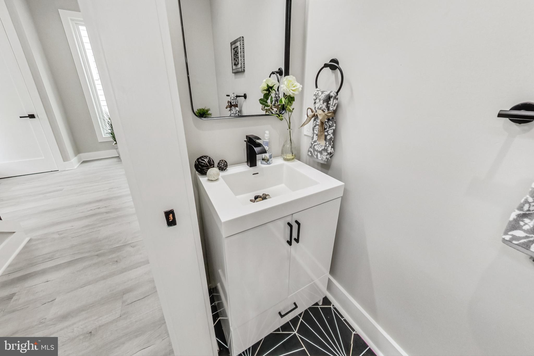 KENSINGTON HEIGHTS - Residential