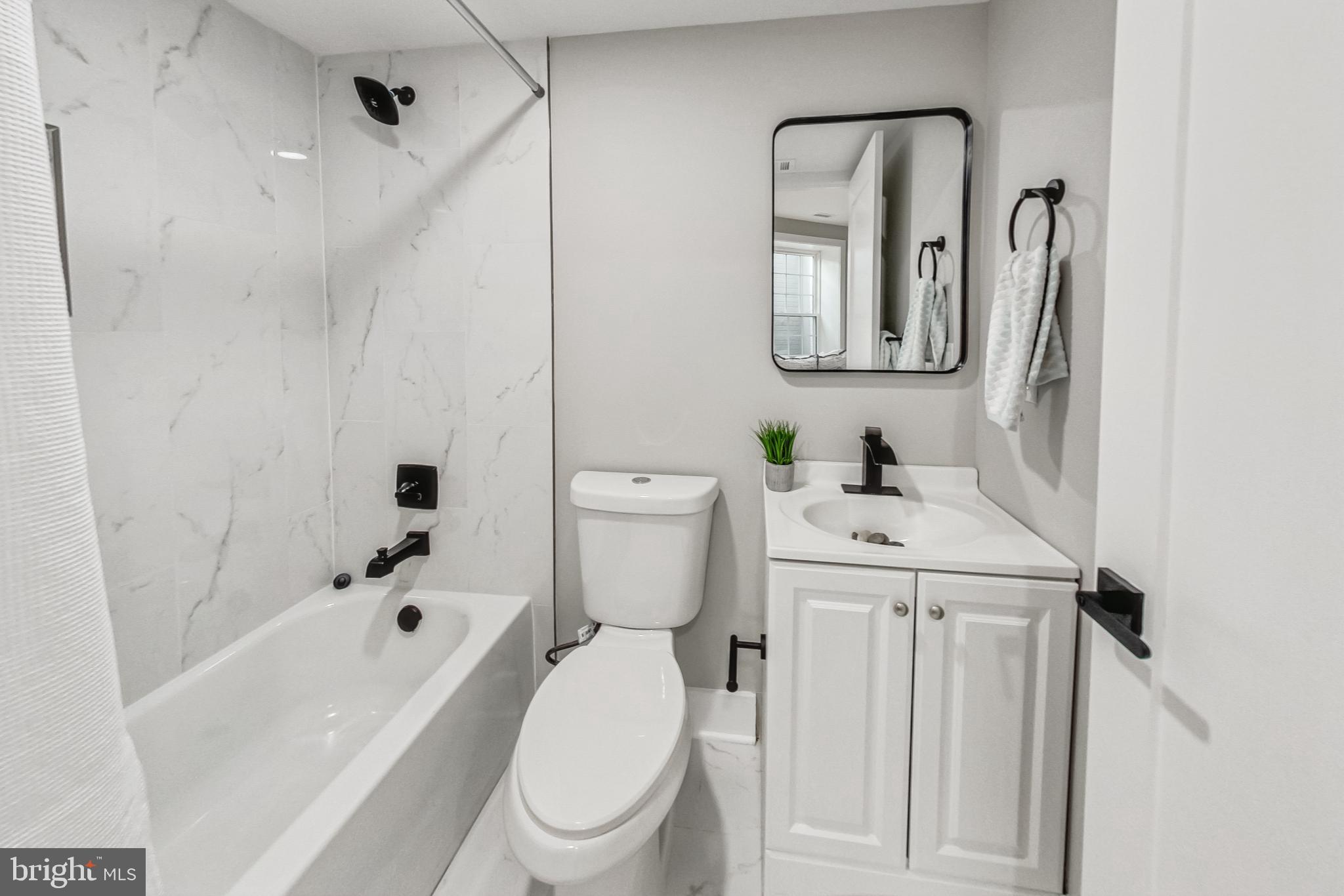 KENSINGTON HEIGHTS - Residential