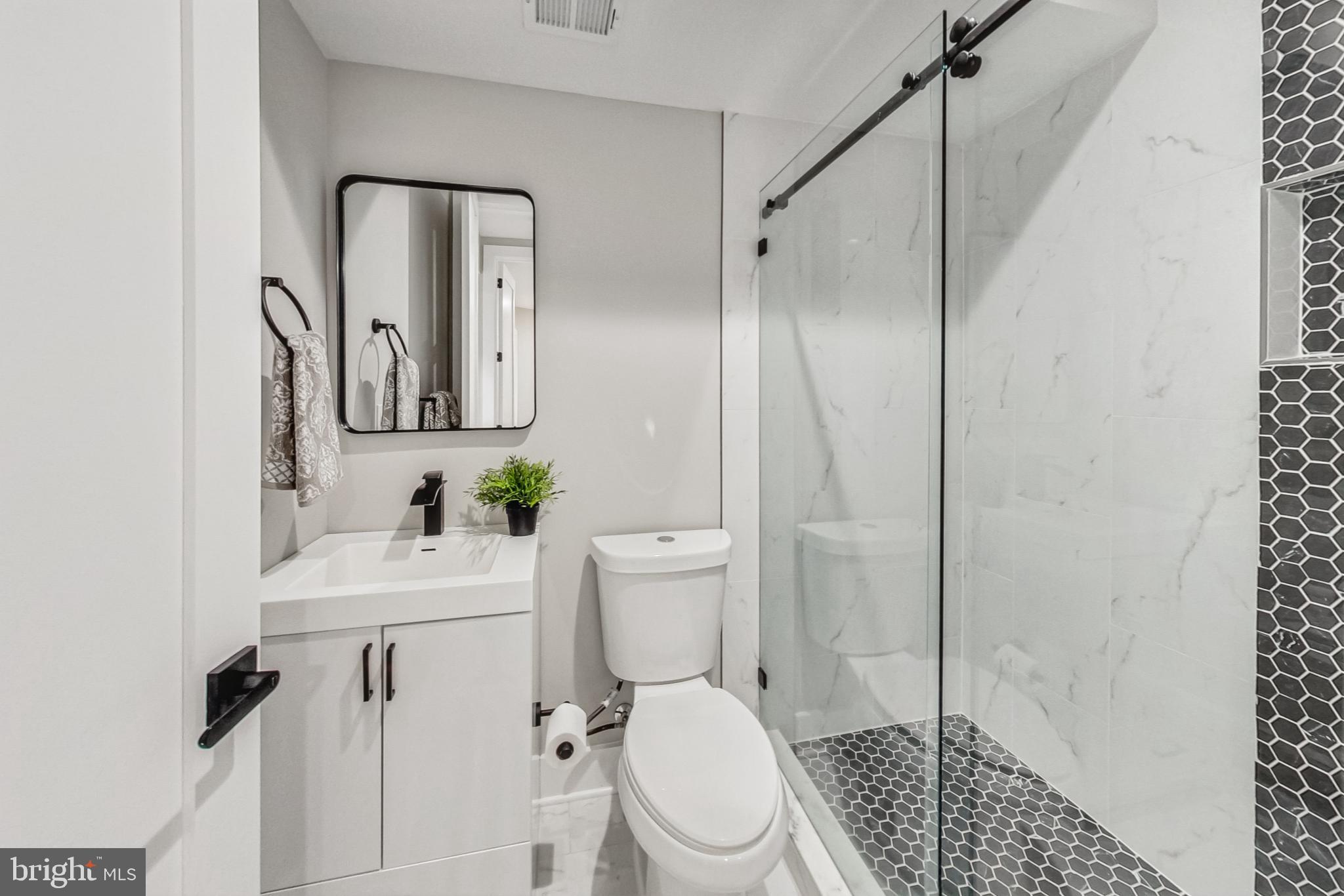 KENSINGTON HEIGHTS - Residential