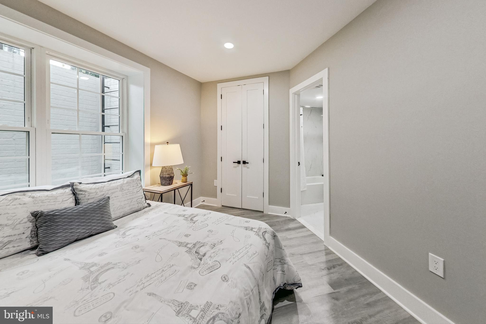 KENSINGTON HEIGHTS - Residential