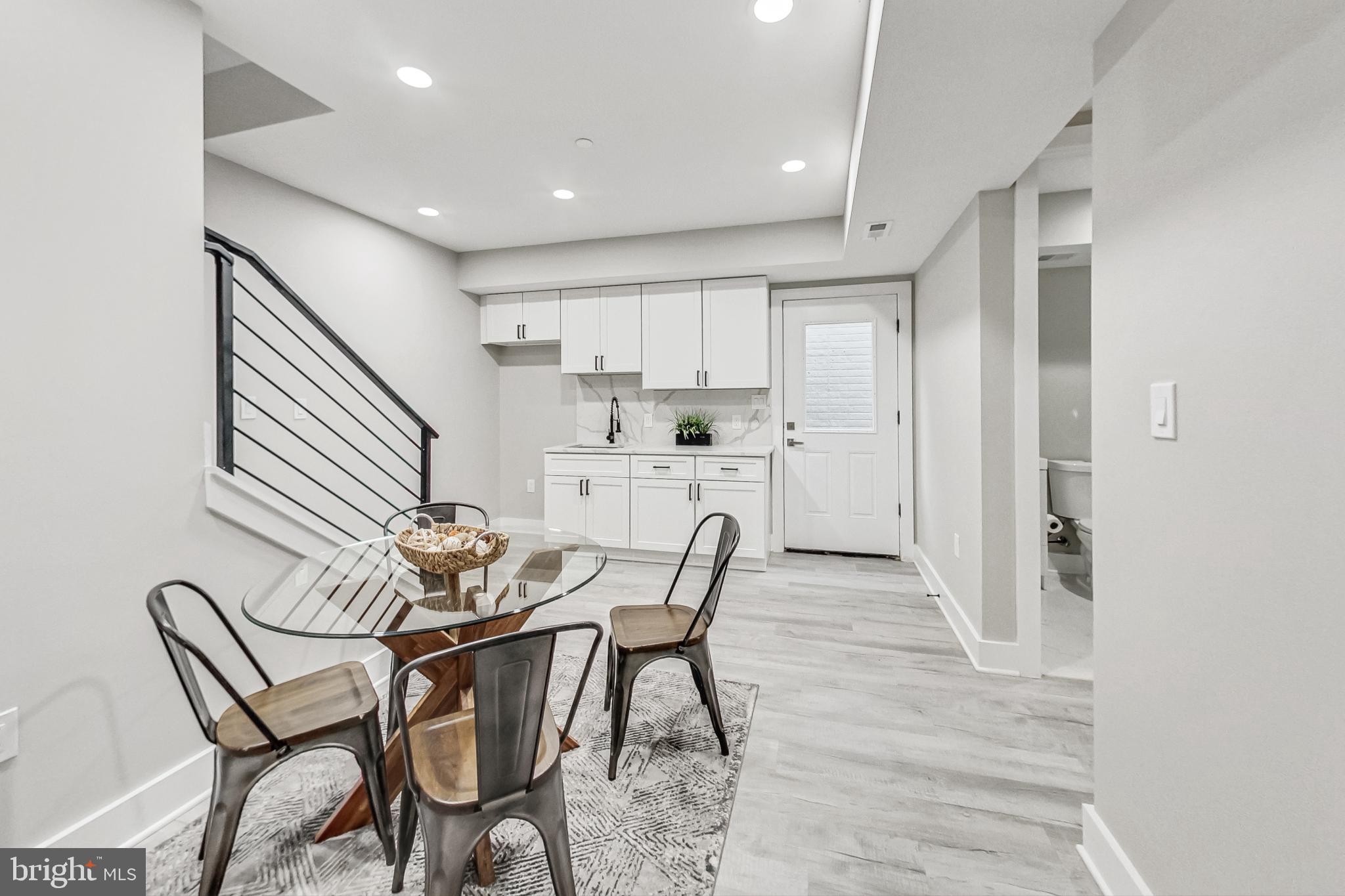 KENSINGTON HEIGHTS - Residential