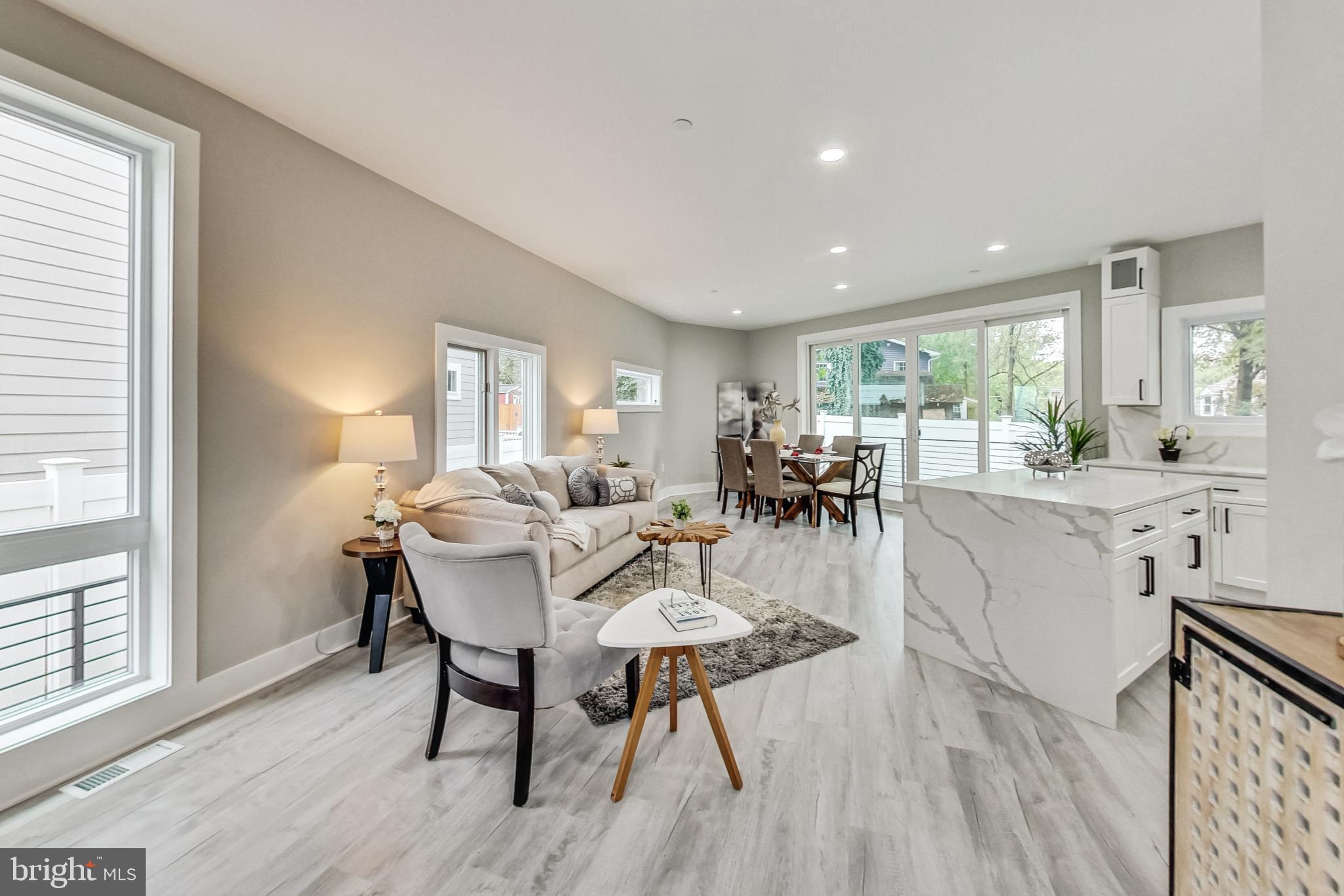 KENSINGTON HEIGHTS - Residential