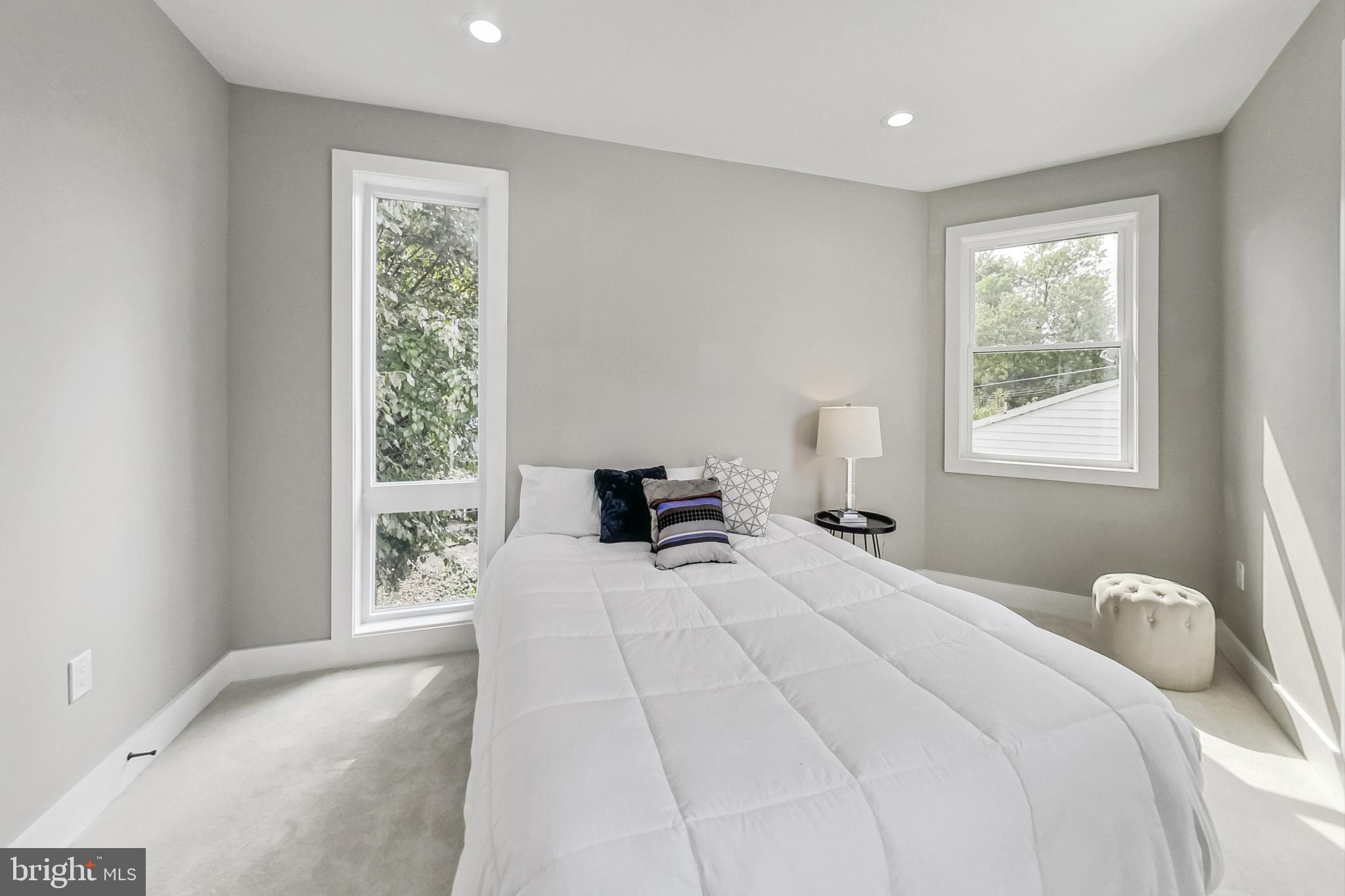 KENSINGTON HEIGHTS - Residential