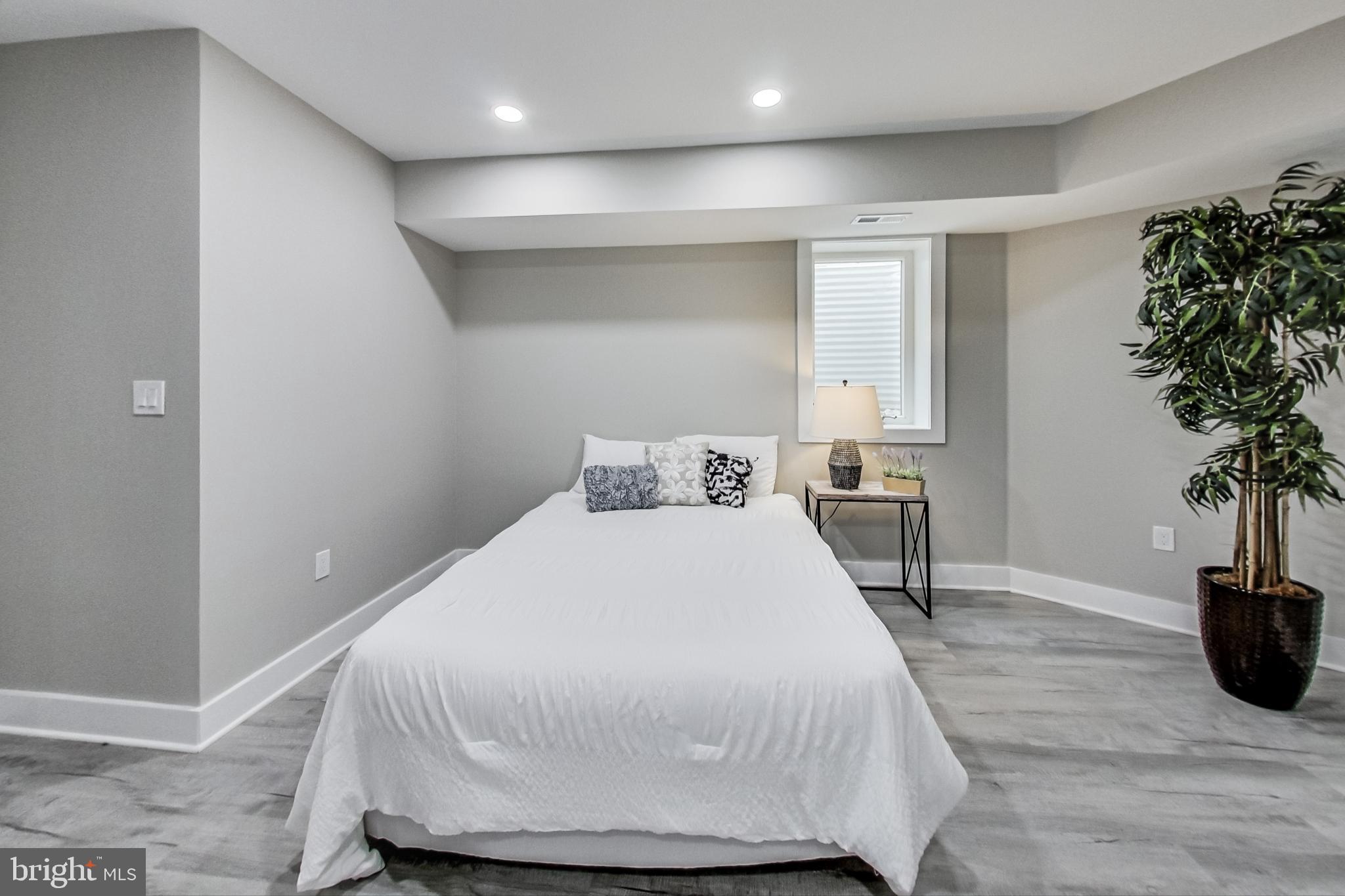 KENSINGTON HEIGHTS - Residential