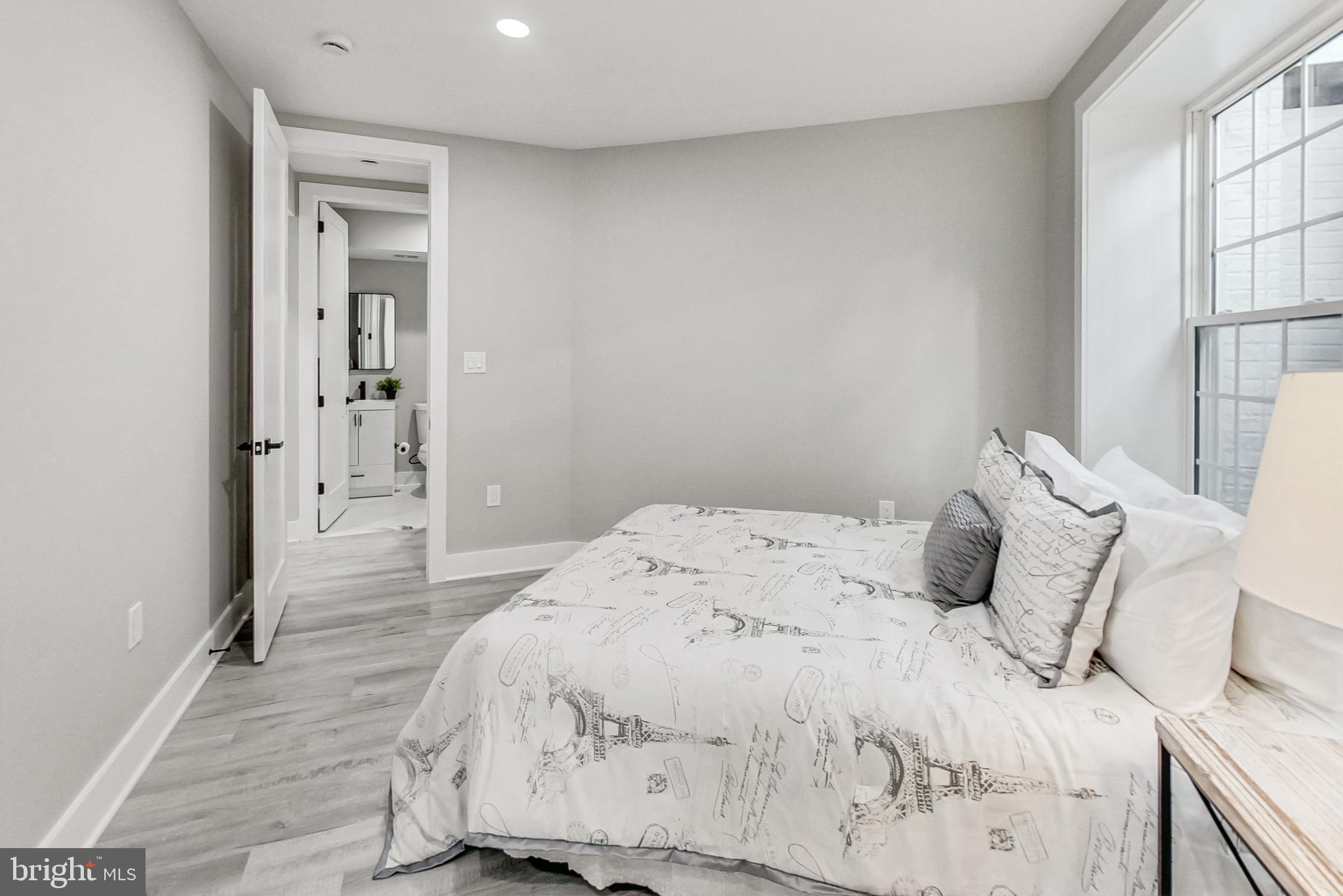 KENSINGTON HEIGHTS - Residential