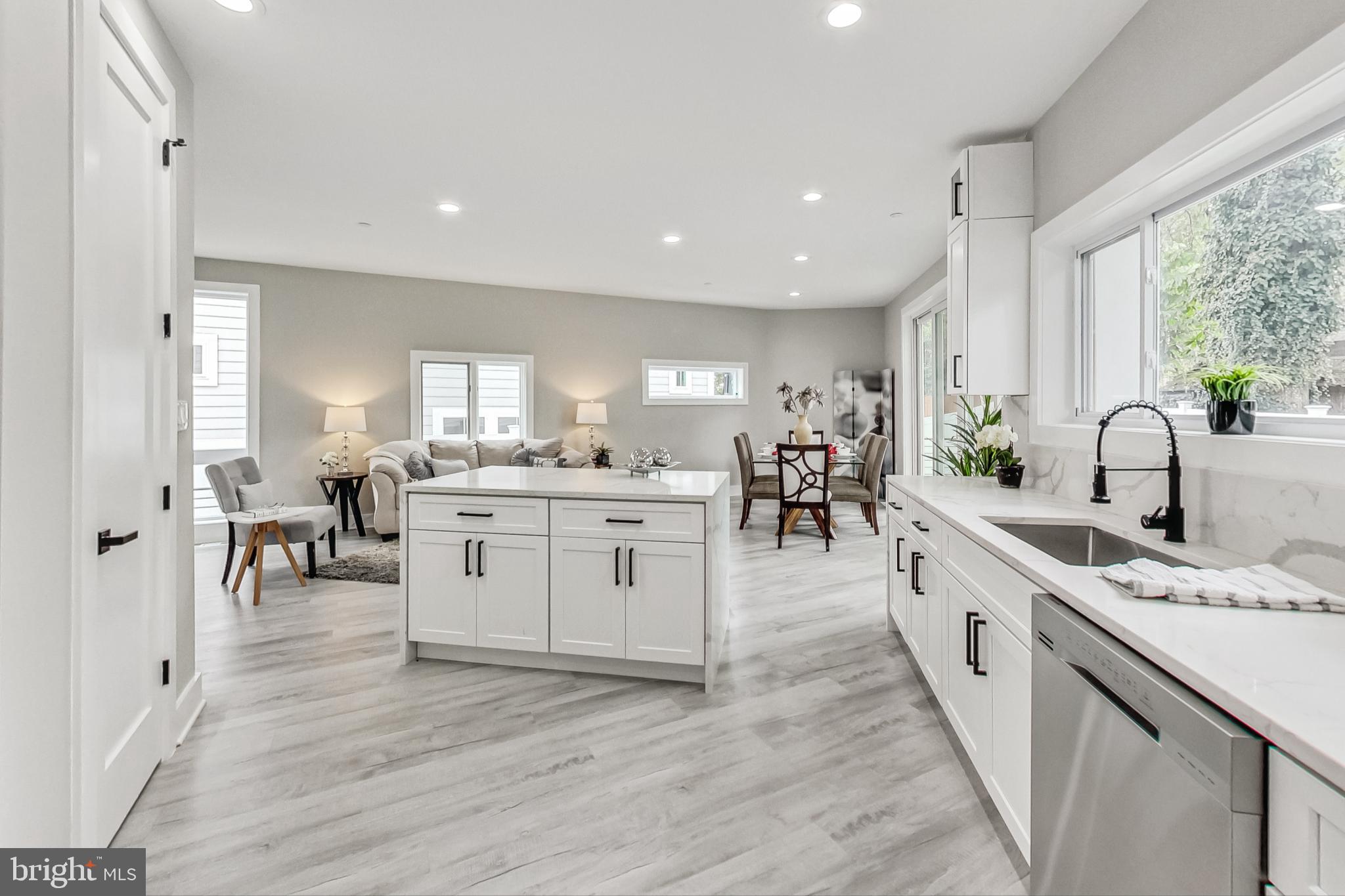 KENSINGTON HEIGHTS - Residential