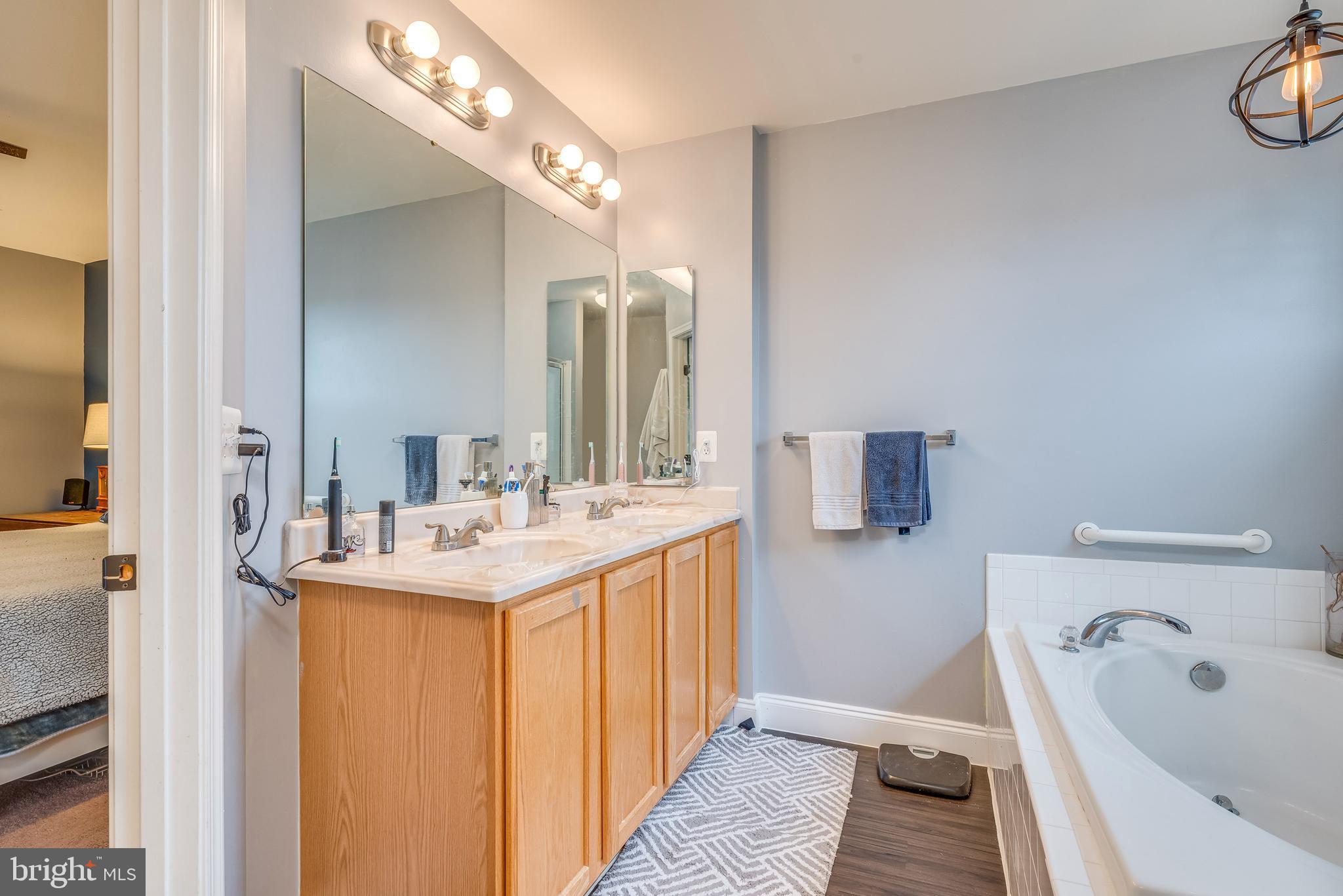 LAKELAND PLACE - Residential