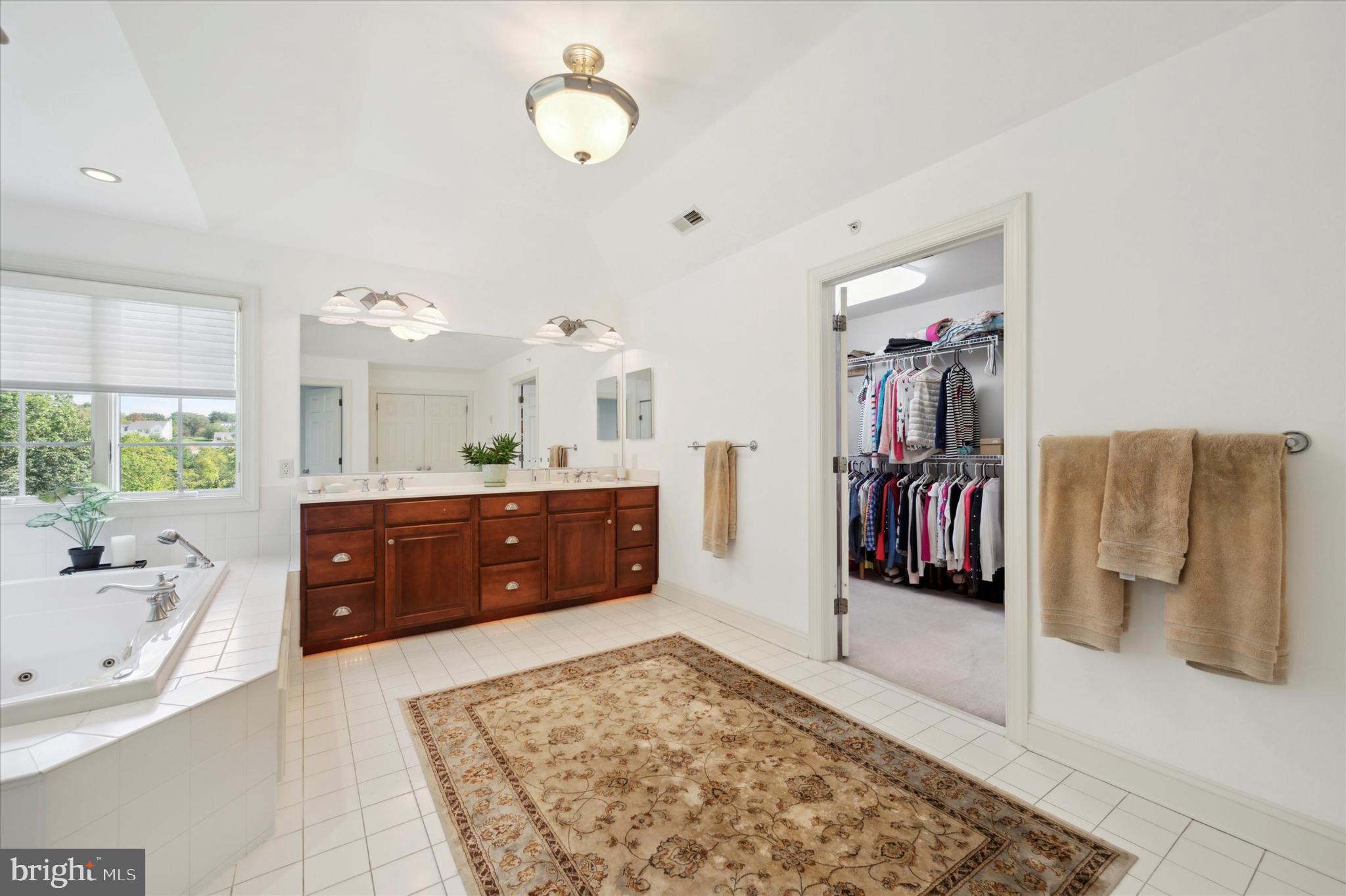 SUMMERHILL - Residential