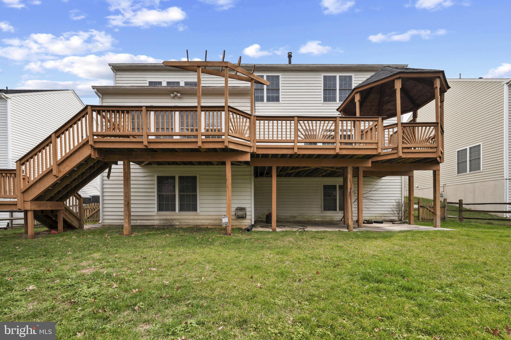 RIDINGS AT BLUE SPRINGS - Residential