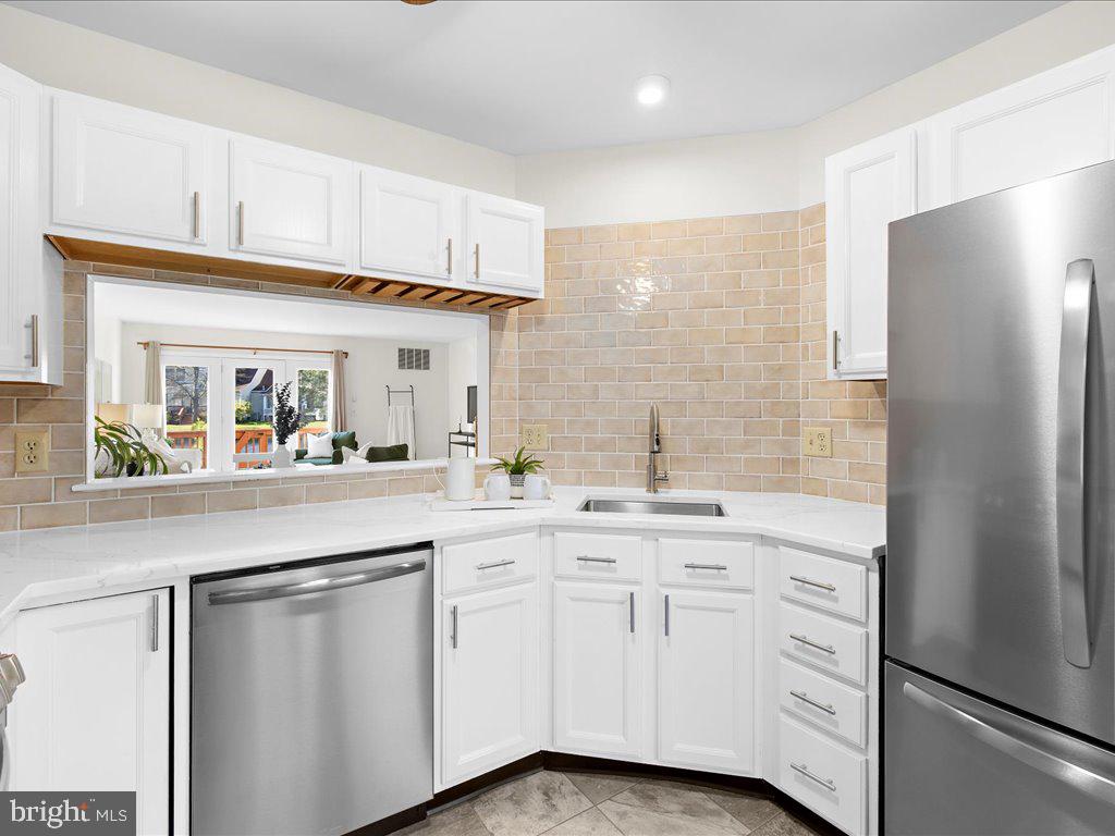 BRIDGE POINTE - Residential