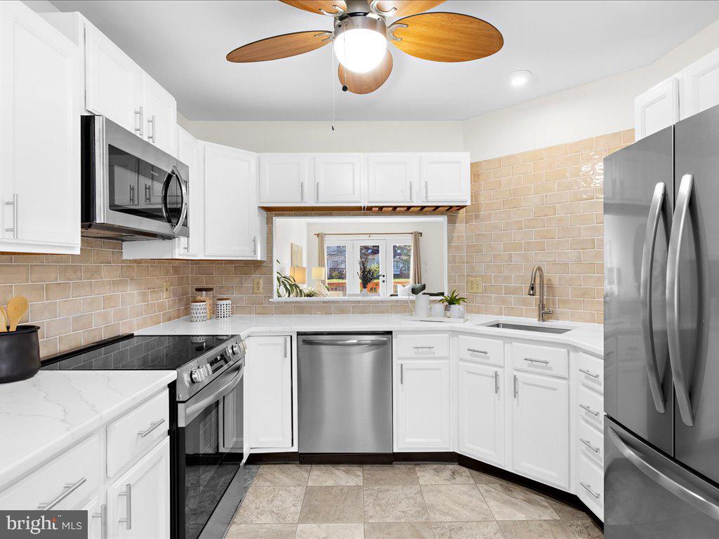 BRIDGE POINTE - Residential