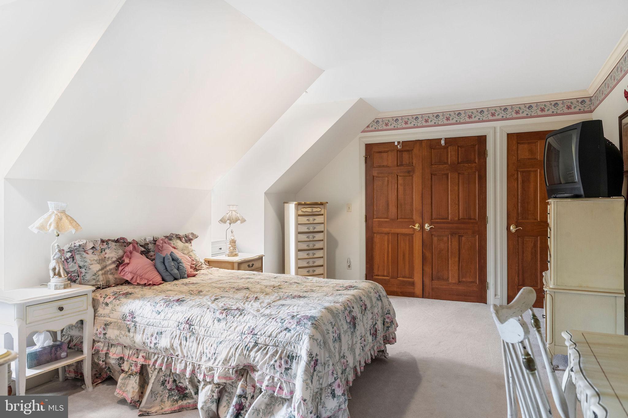 BROOKFIELD - Residential