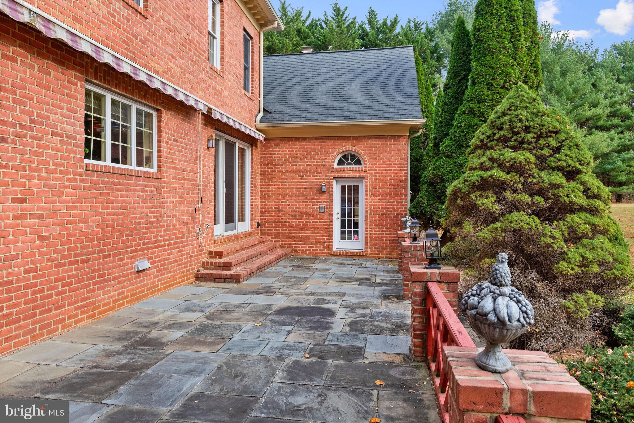 BROOKFIELD - Residential