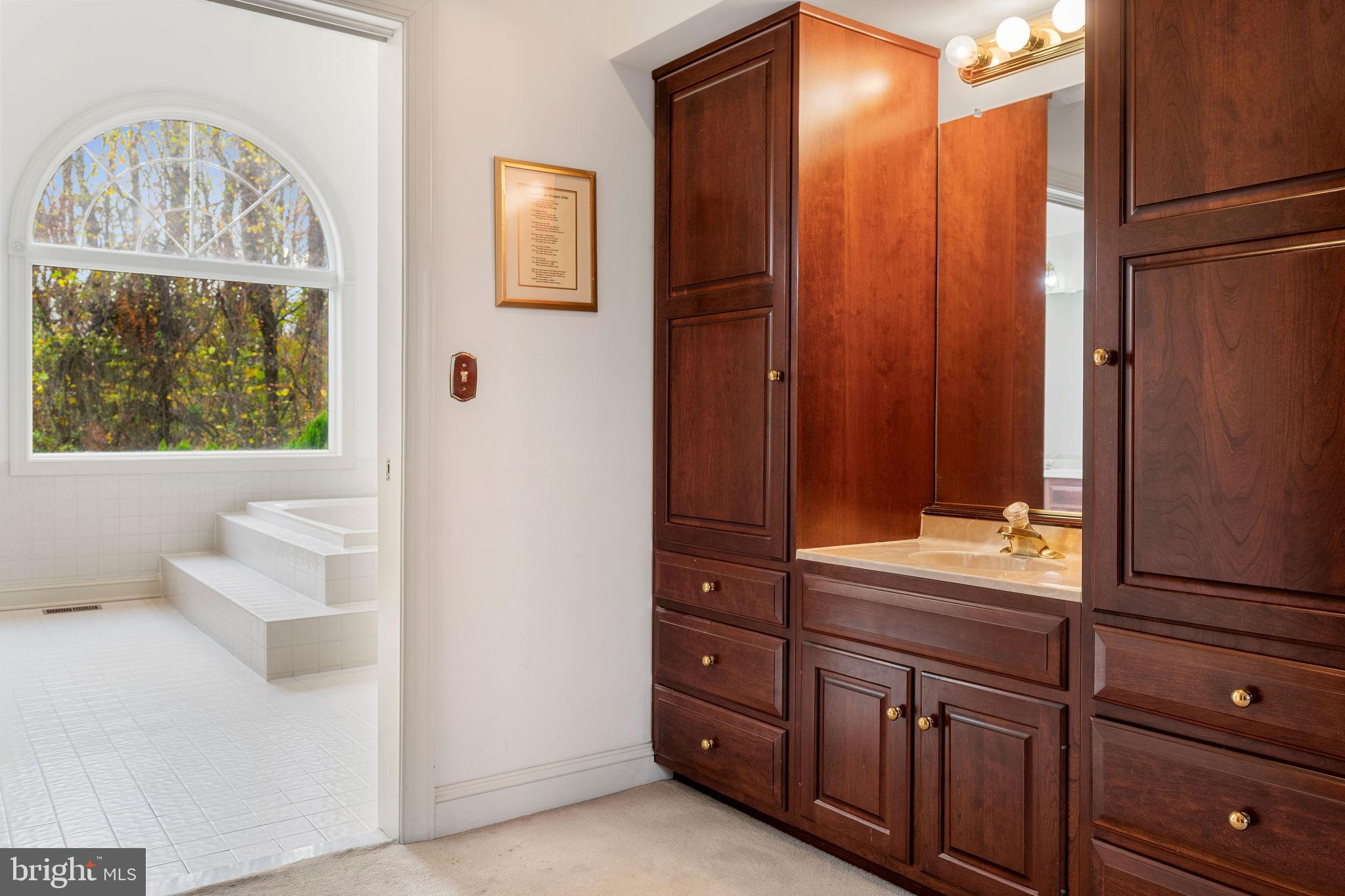 BROOKFIELD - Residential