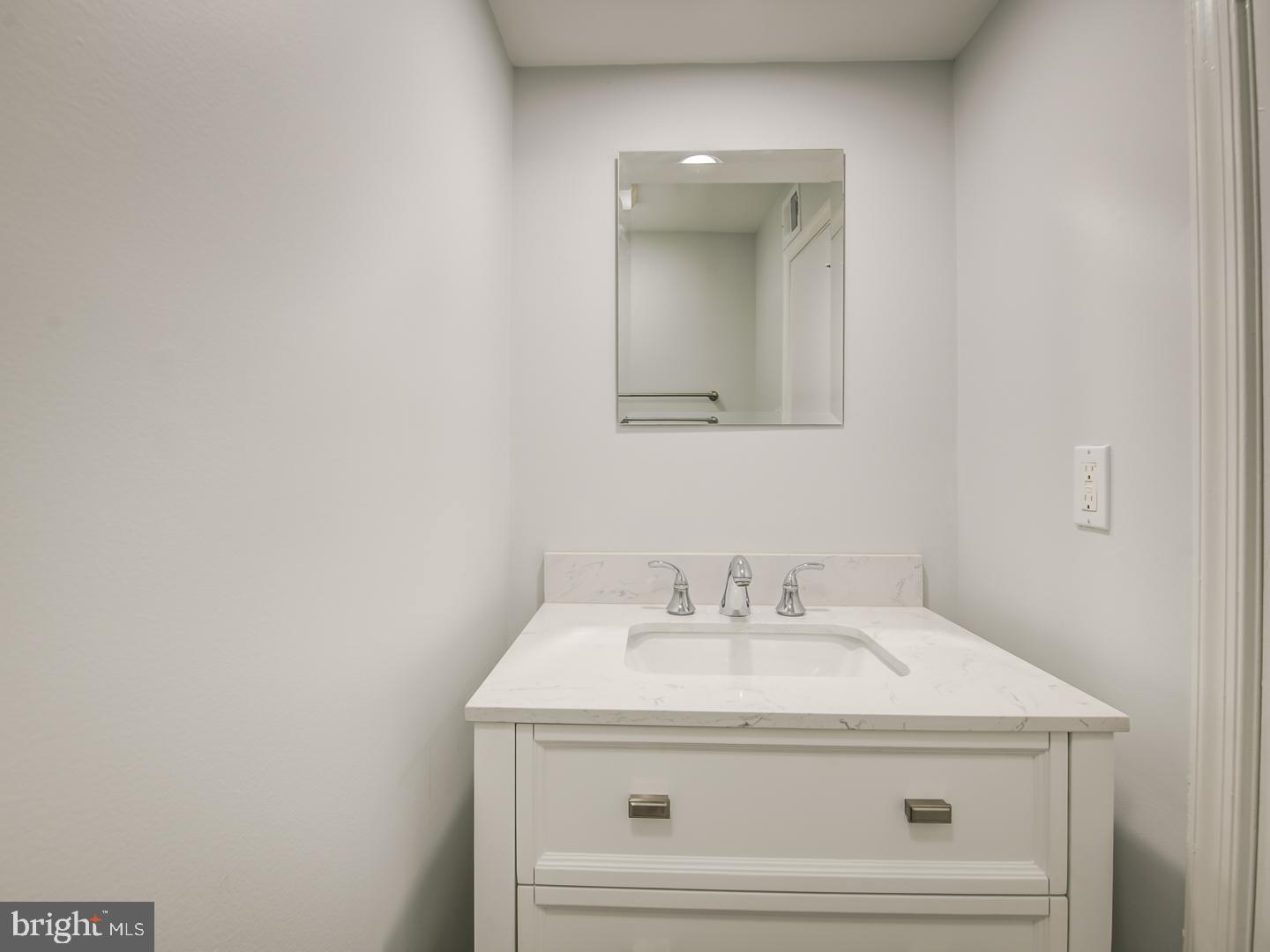 RESTON - Residential Lease