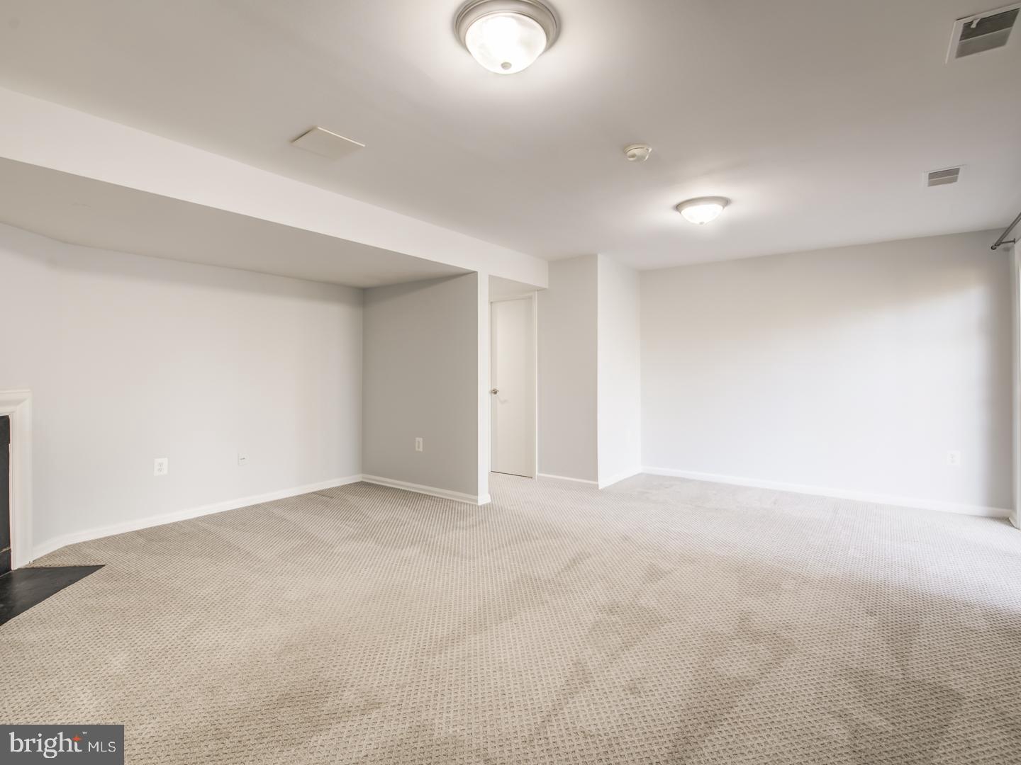 RESTON - Residential Lease