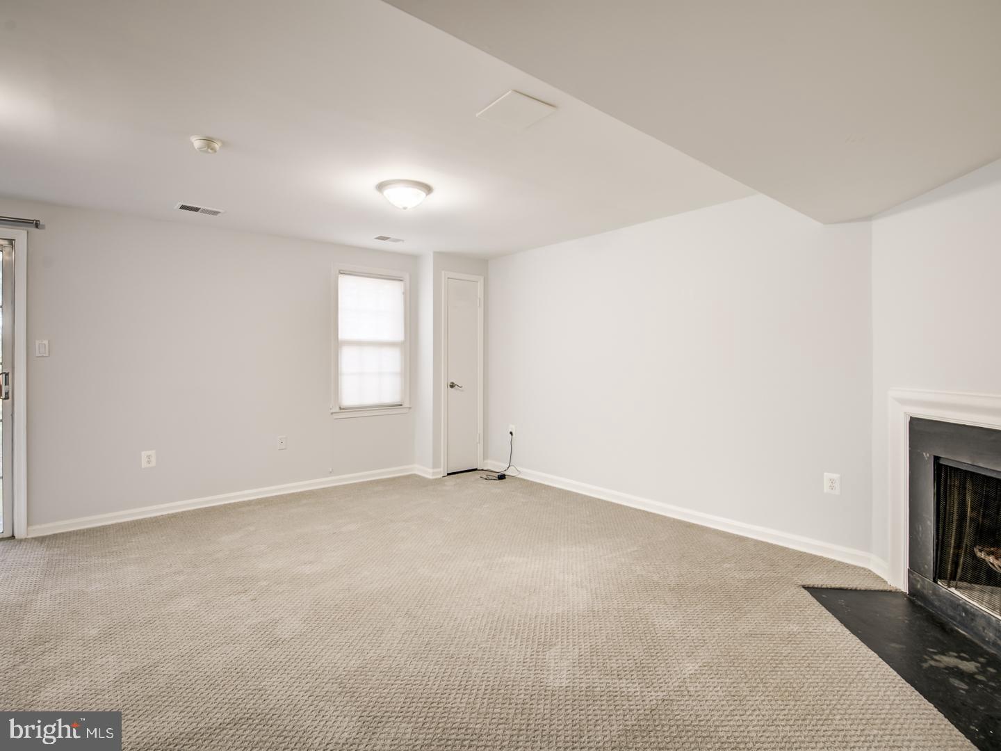 RESTON - Residential Lease