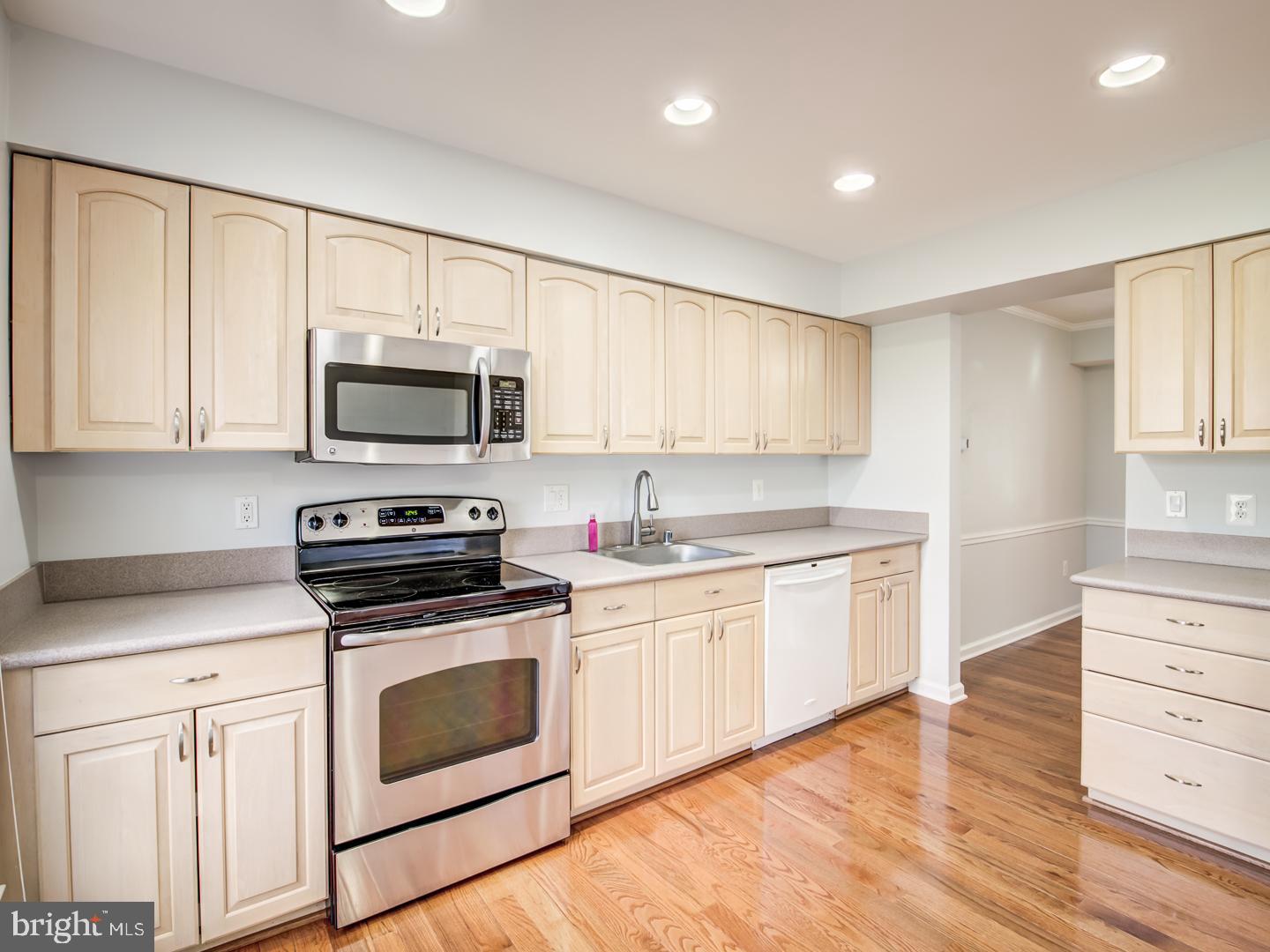 RESTON - Residential Lease