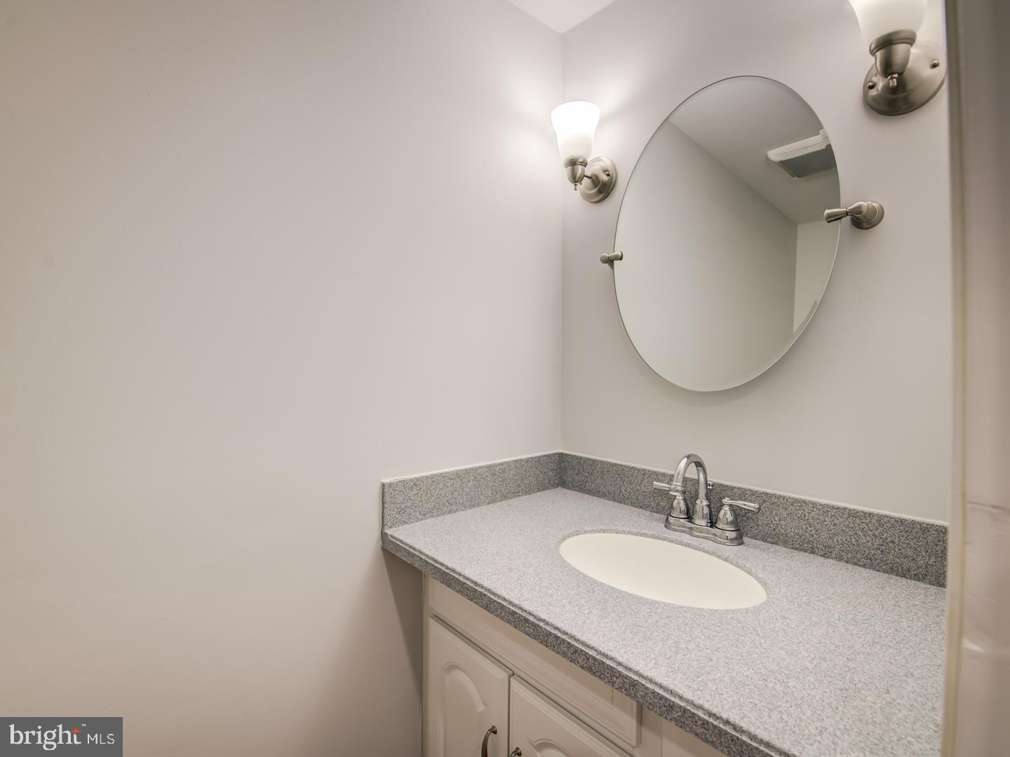 RESTON - Residential Lease