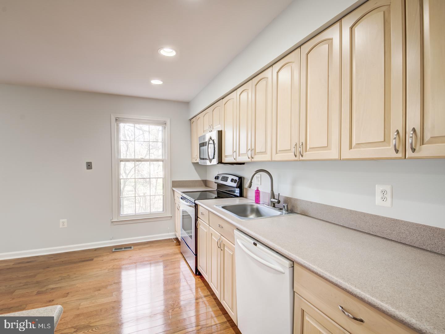 RESTON - Residential Lease