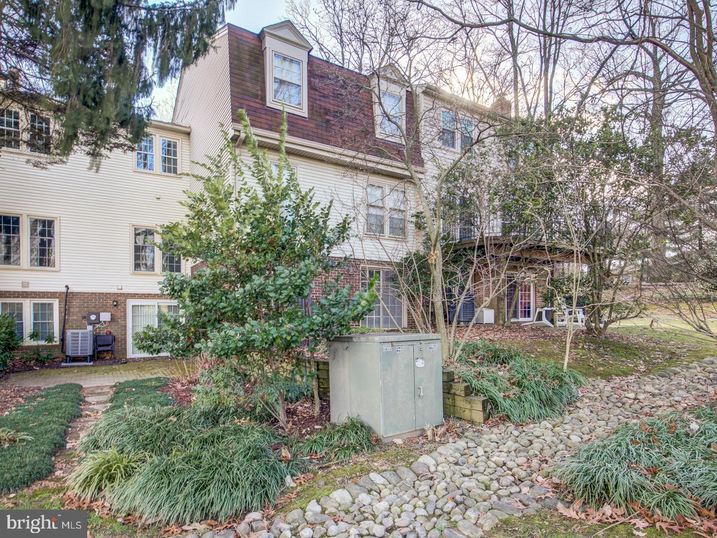 RESTON - Residential Lease