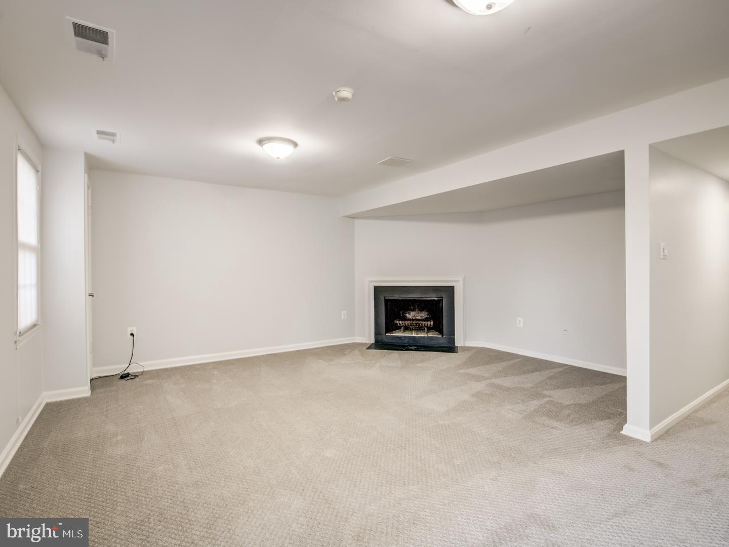 RESTON - Residential Lease