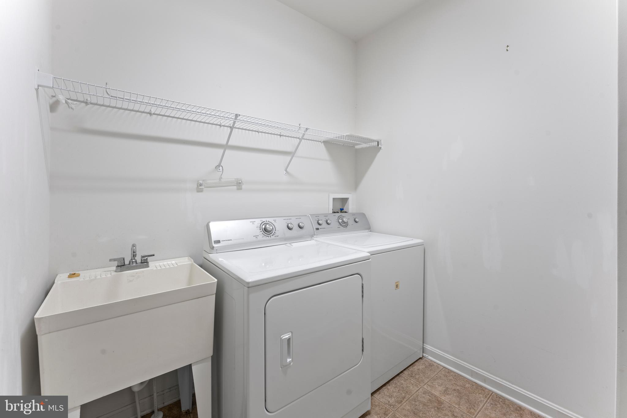 VILLAGE OF FOX MEADOW - Residential