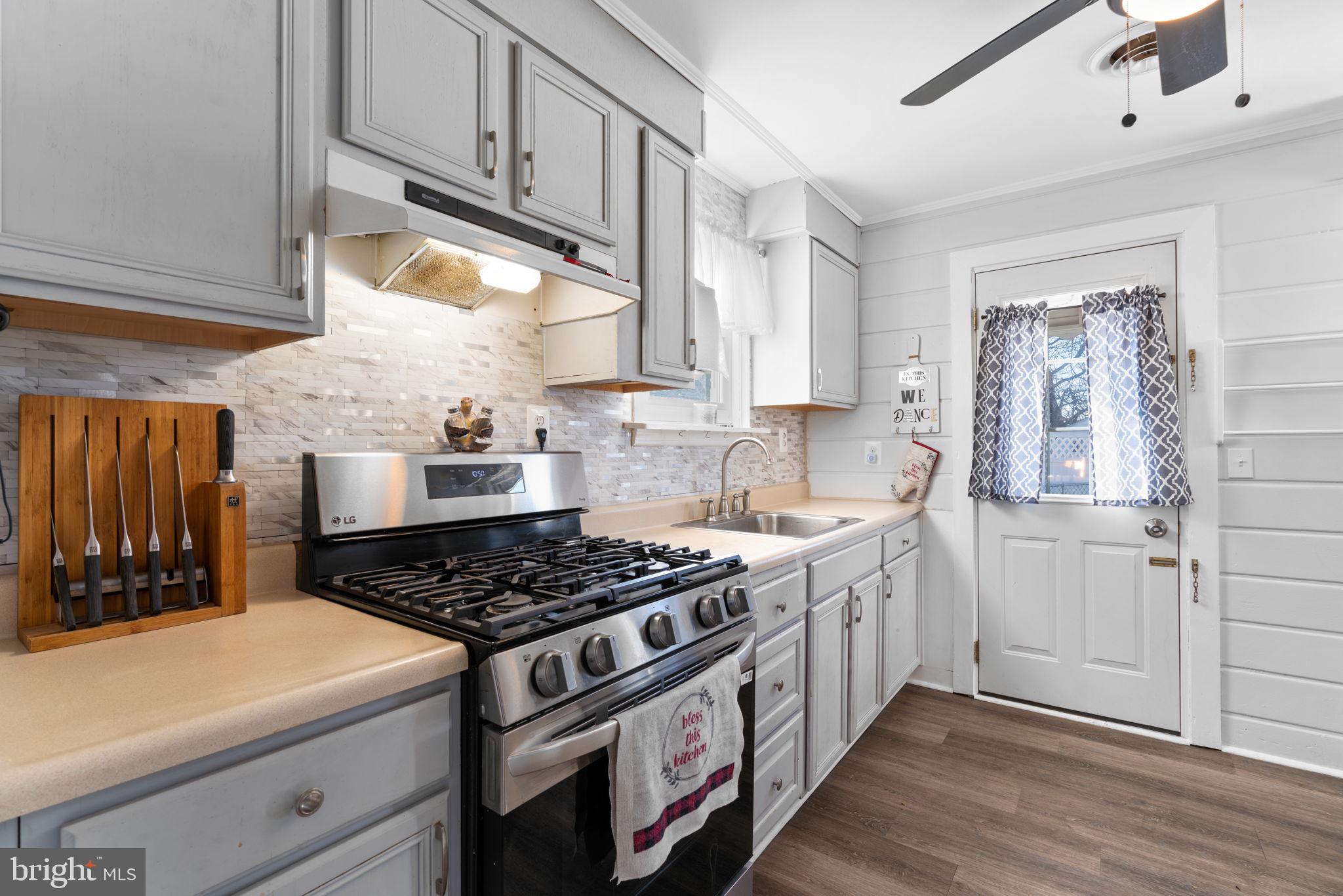 EDGEMERE/SPARROWS POINT - Residential