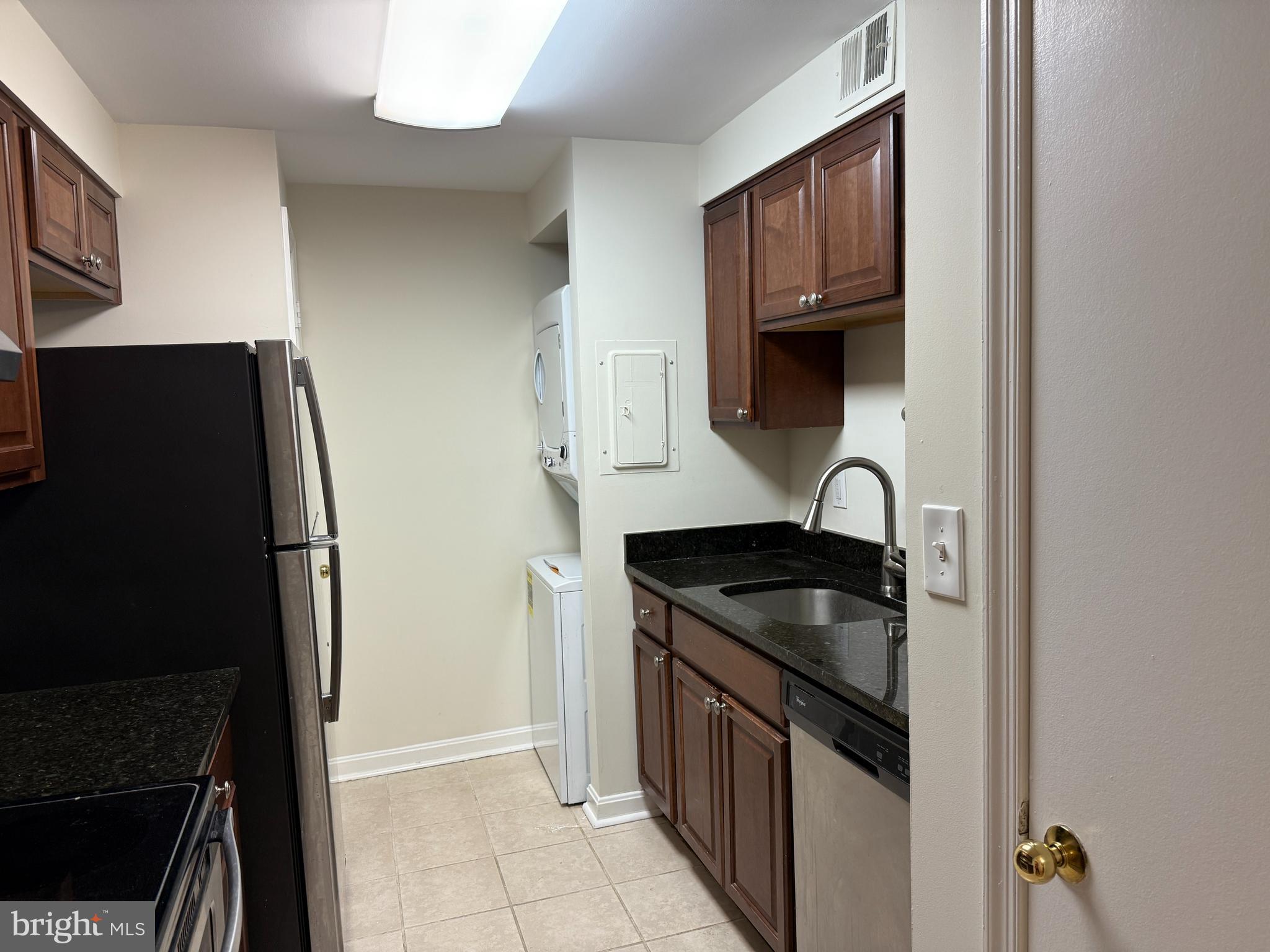 THE PLAZA - Residential Lease