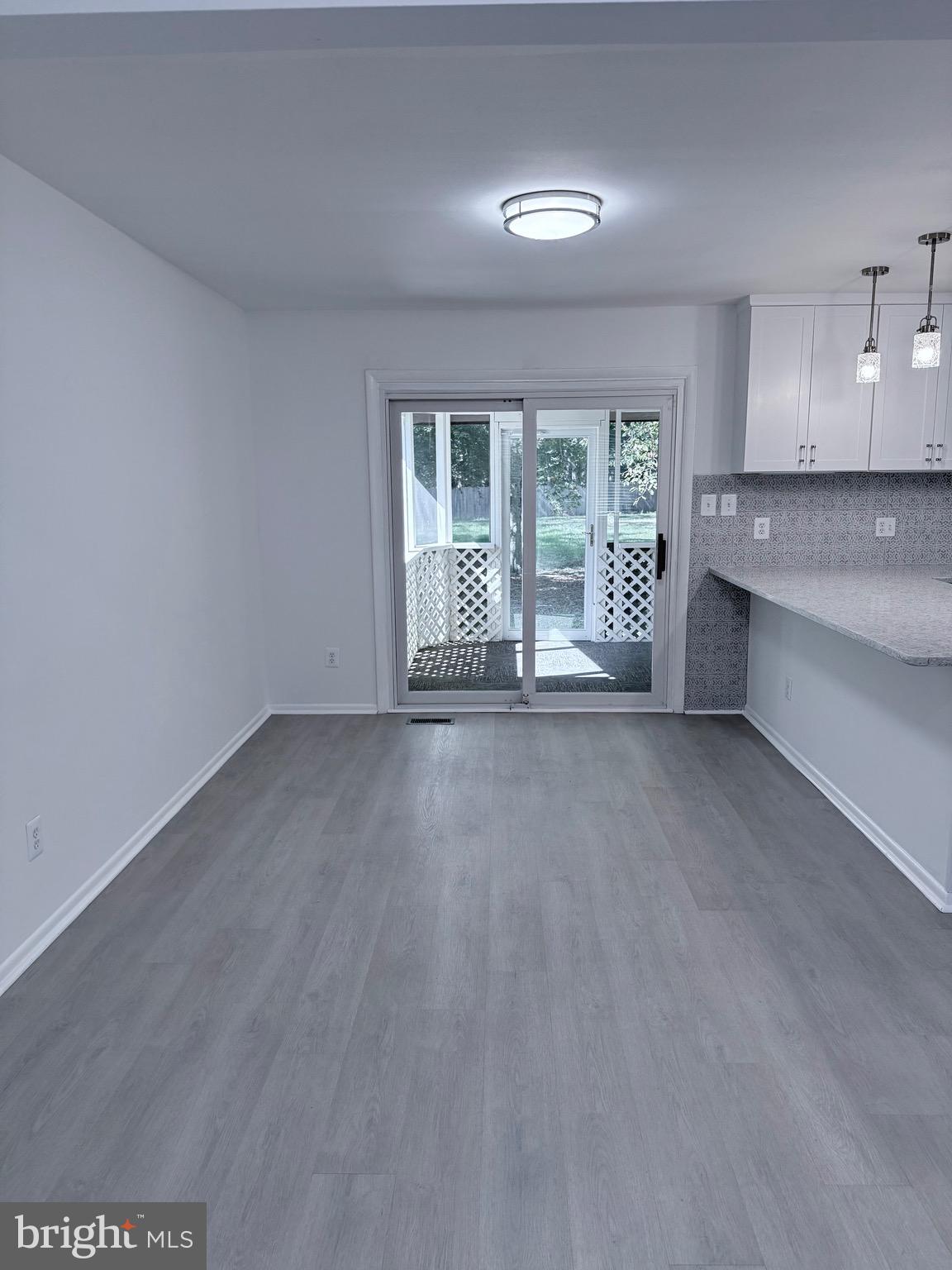 LIVINGSTON GROVE - Residential Lease