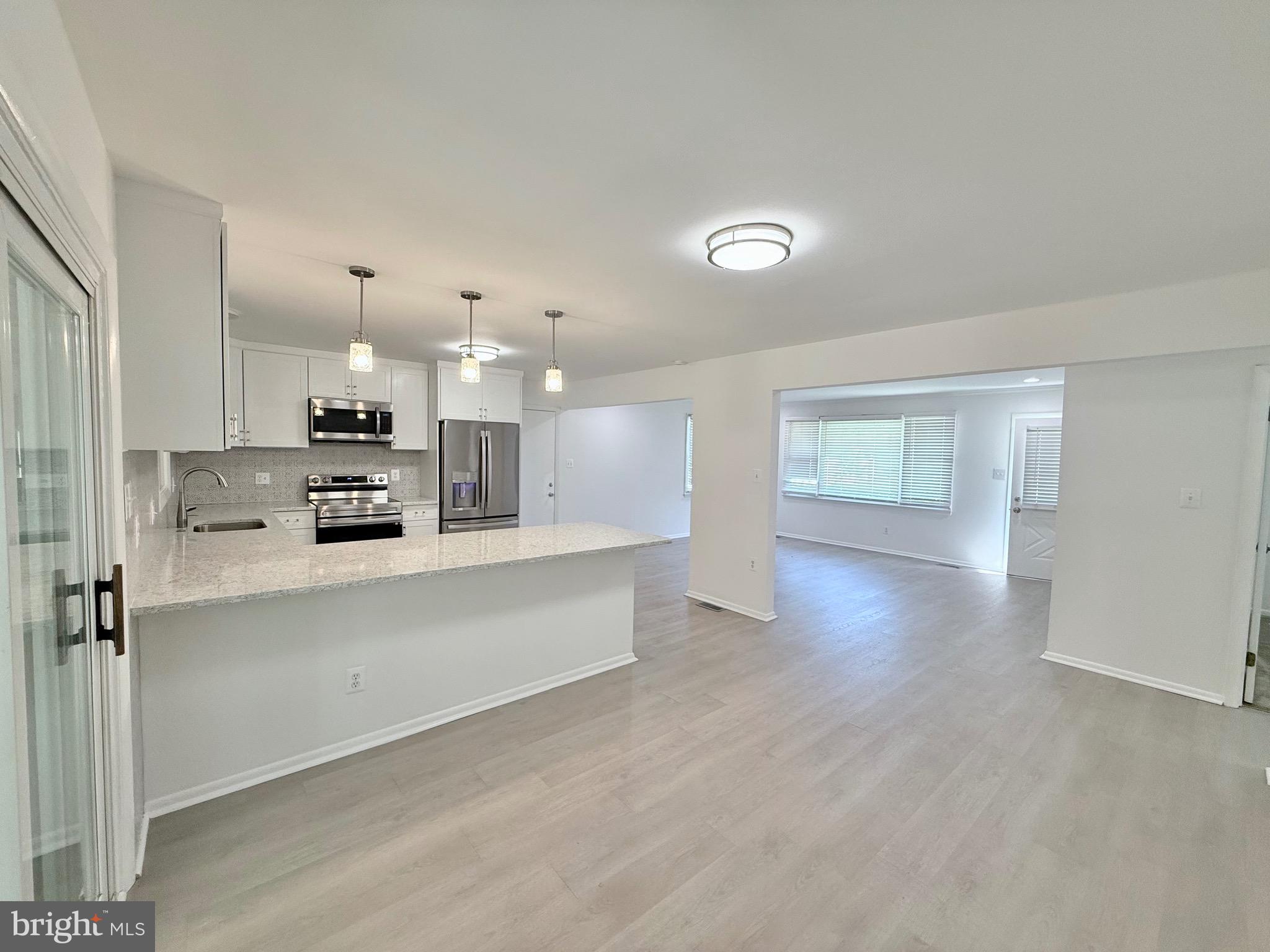 LIVINGSTON GROVE - Residential Lease