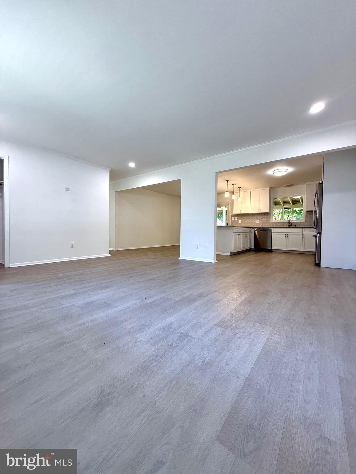 LIVINGSTON GROVE - Residential Lease