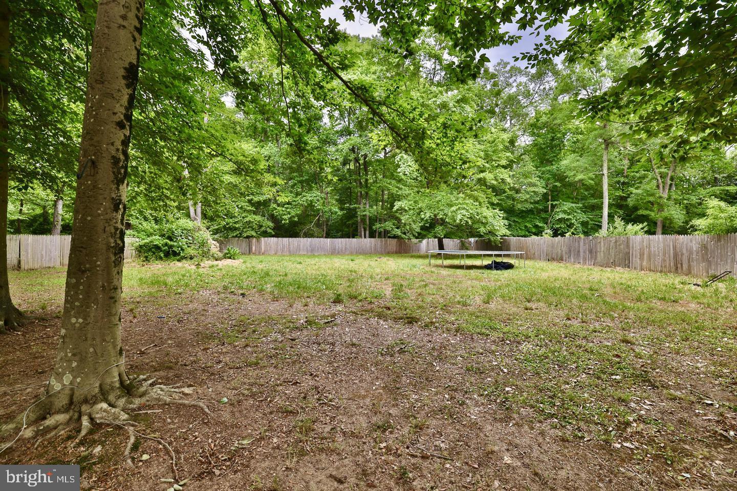 LIVINGSTON GROVE - Residential Lease