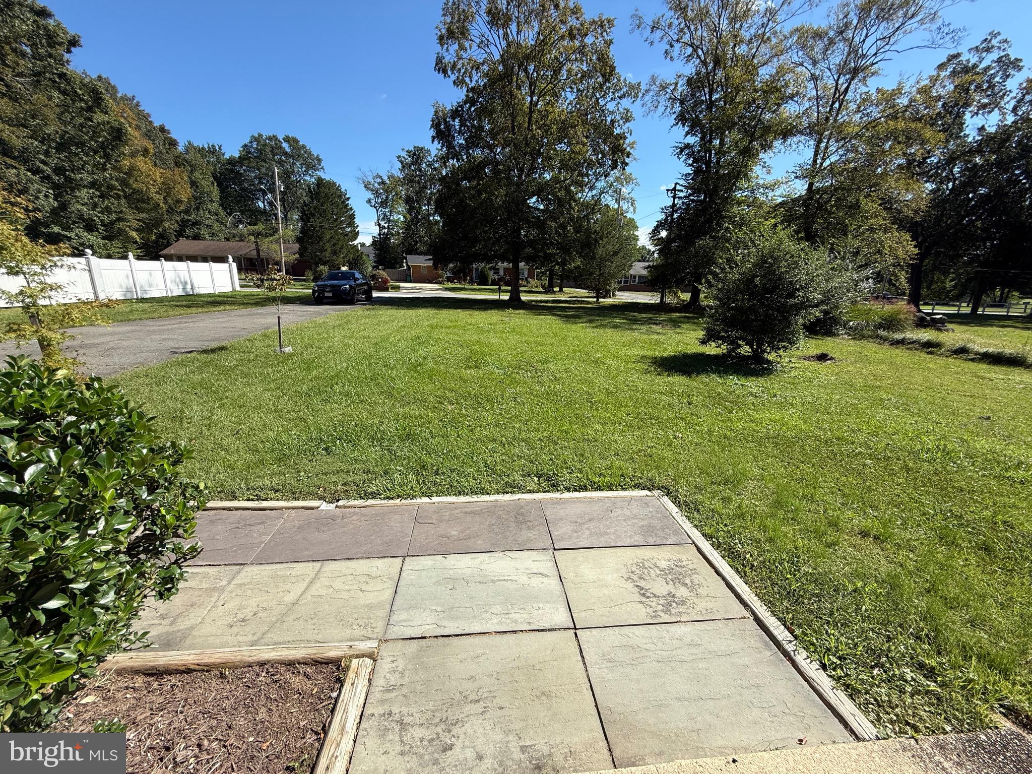 LIVINGSTON GROVE - Residential Lease