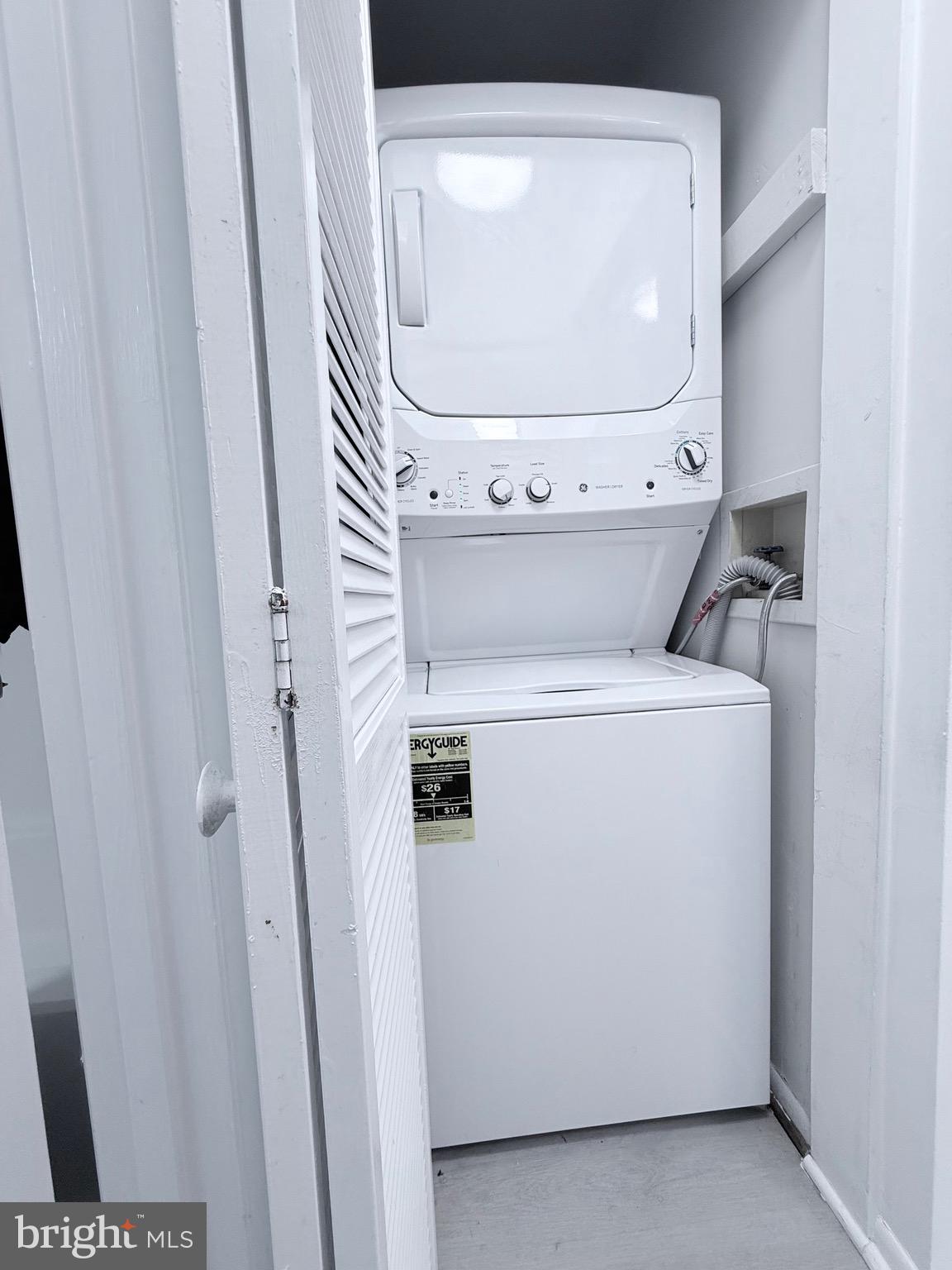 LIVINGSTON GROVE - Residential Lease