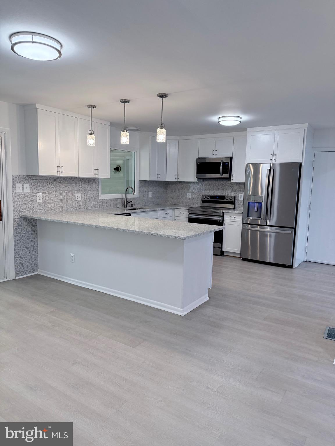 LIVINGSTON GROVE - Residential Lease