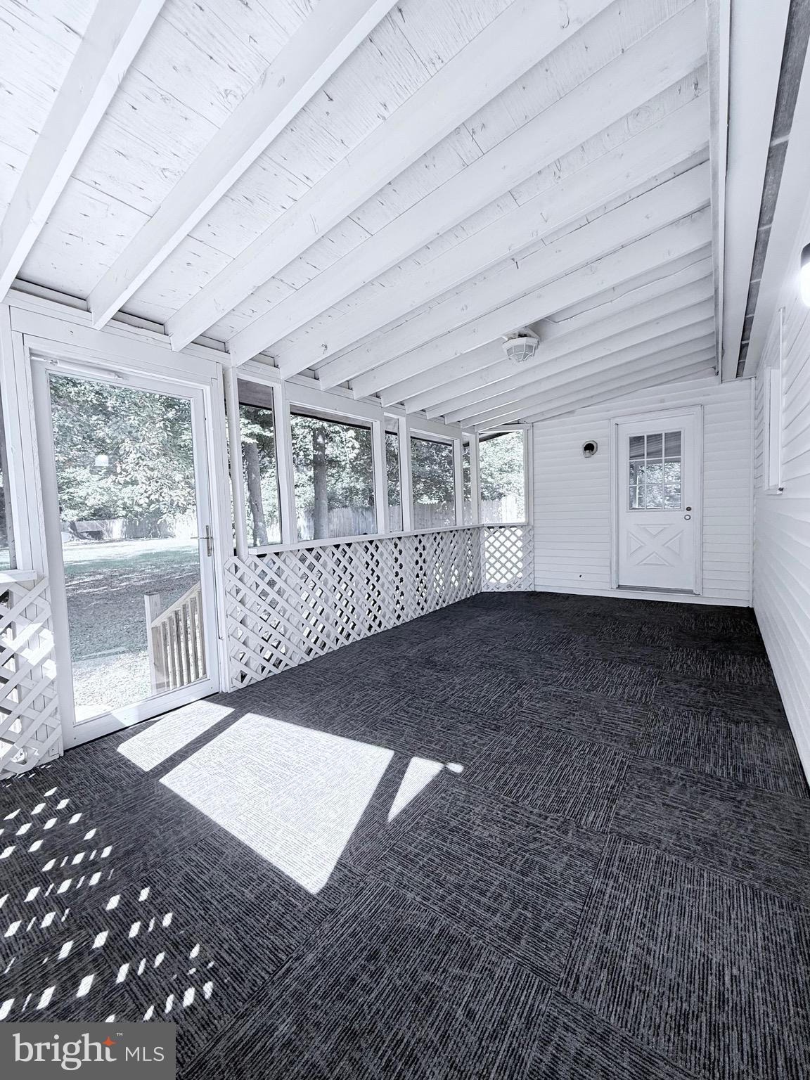 LIVINGSTON GROVE - Residential Lease