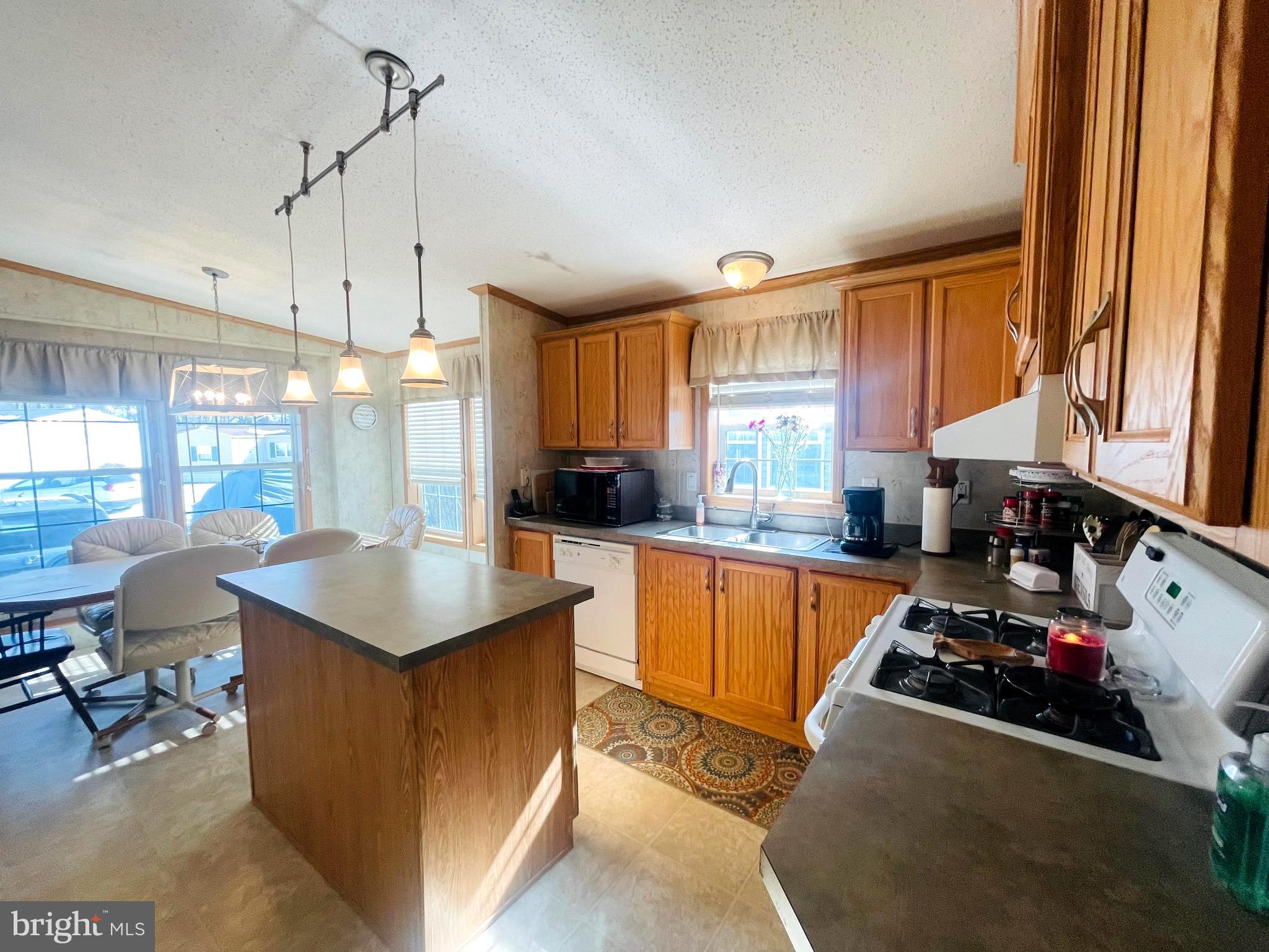 SUN RETREATS REHOBOTH BAY - Residential