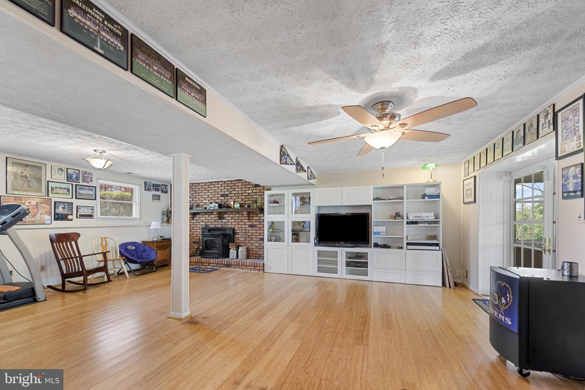 2411 NICKOLES DRIVE