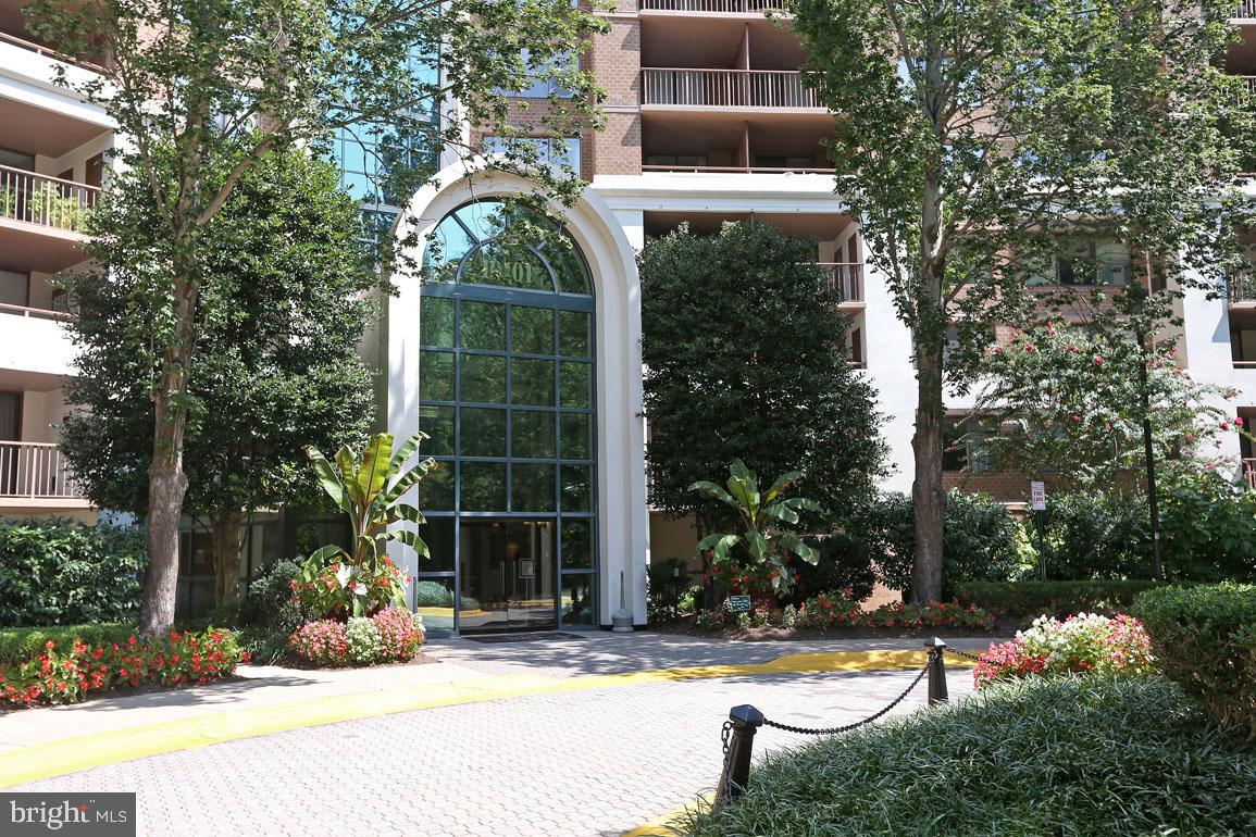 10101 GROSVENOR PLACE 1714